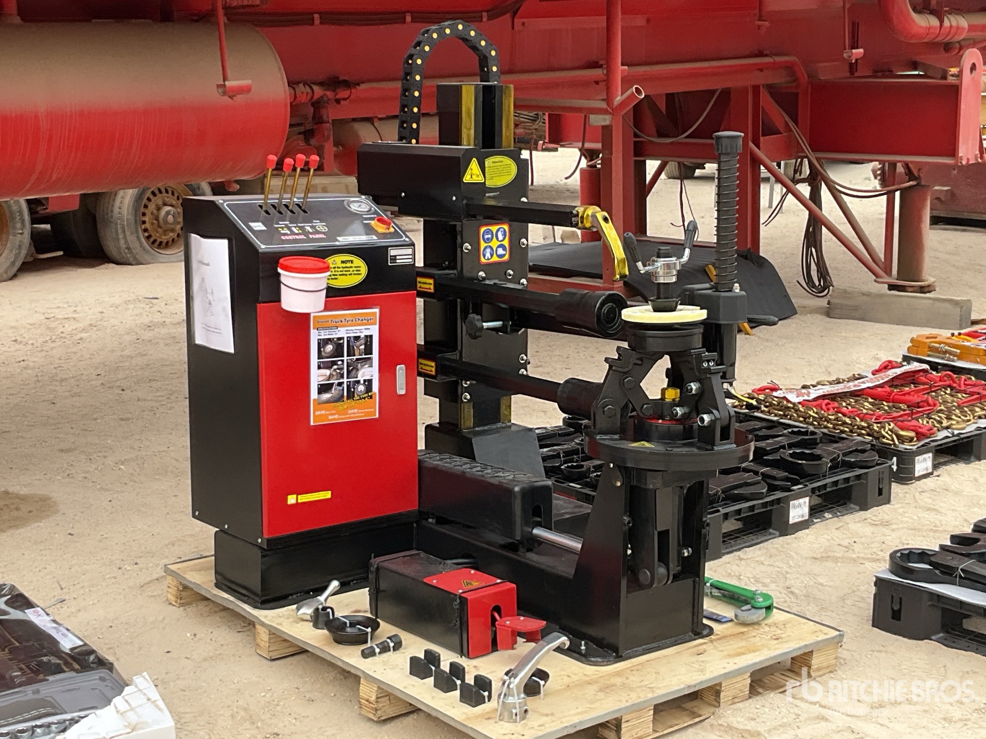 General Appearance with Bild, Ecke vorne links