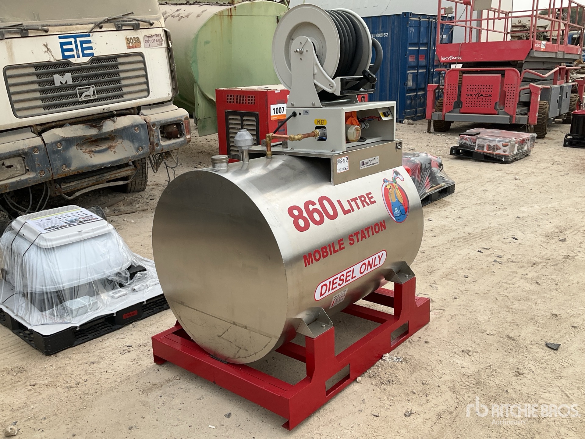 General Appearance with Picture, Right Front Corner