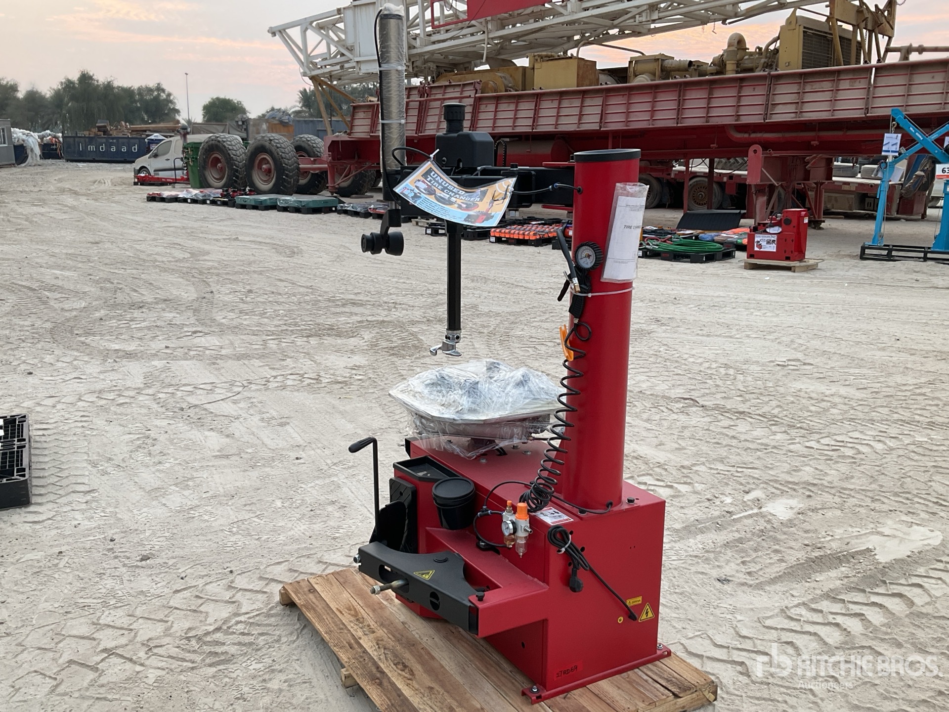 General Appearance with Bild, Ecke hinten links