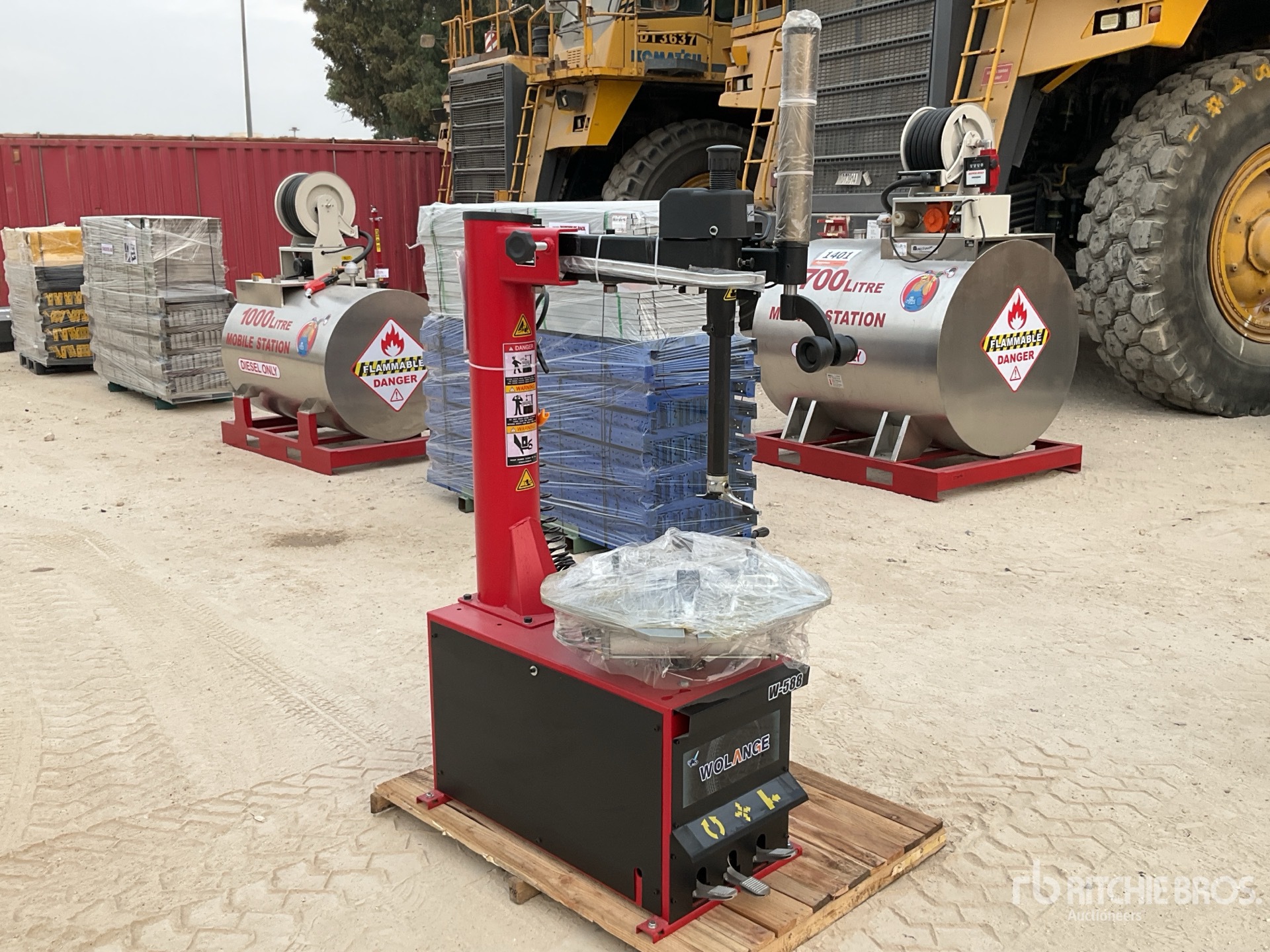 General Appearance with Bild, Ecke vorne rechts