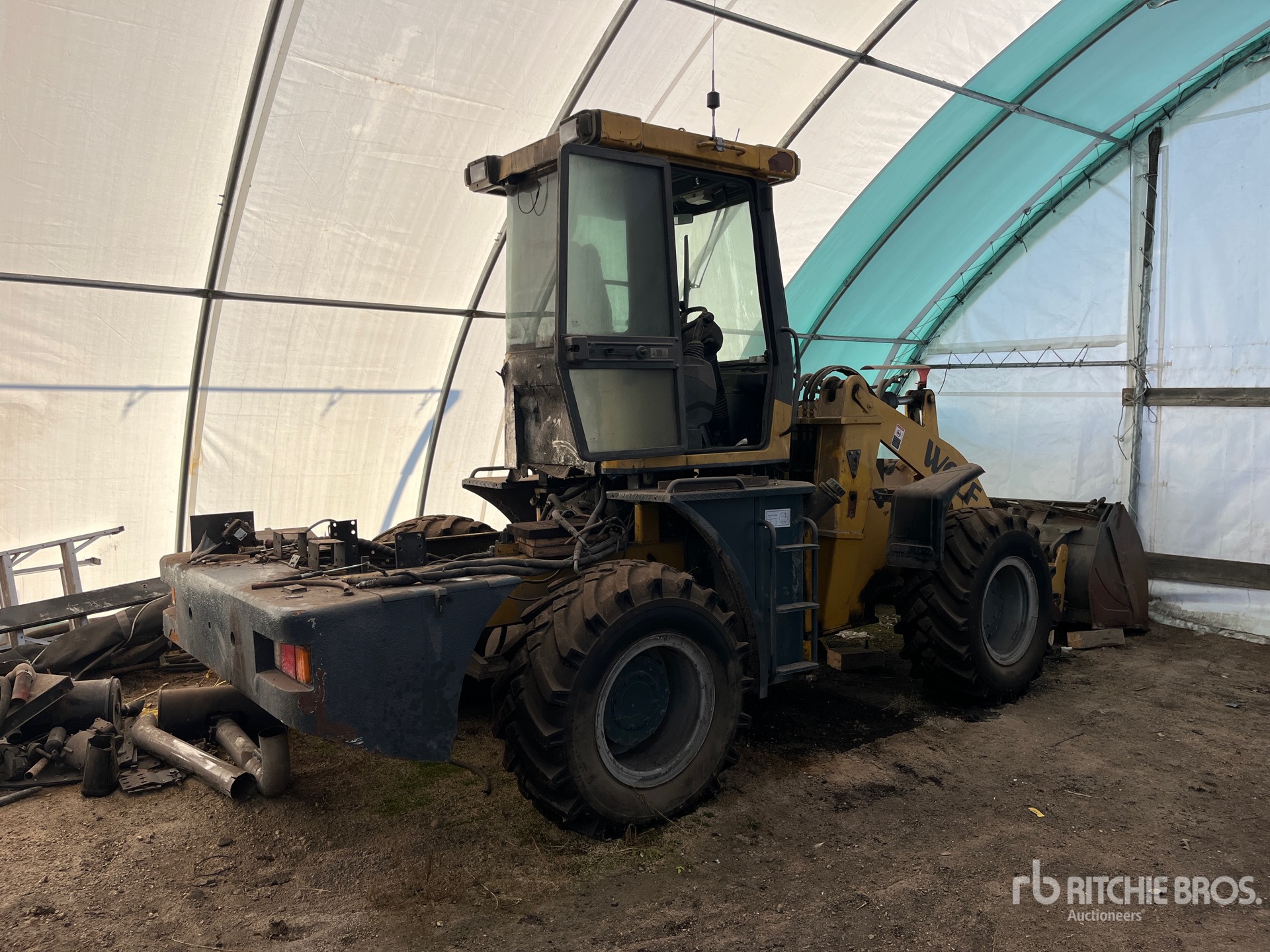 General Appearance with Picture, Right Rear Corner