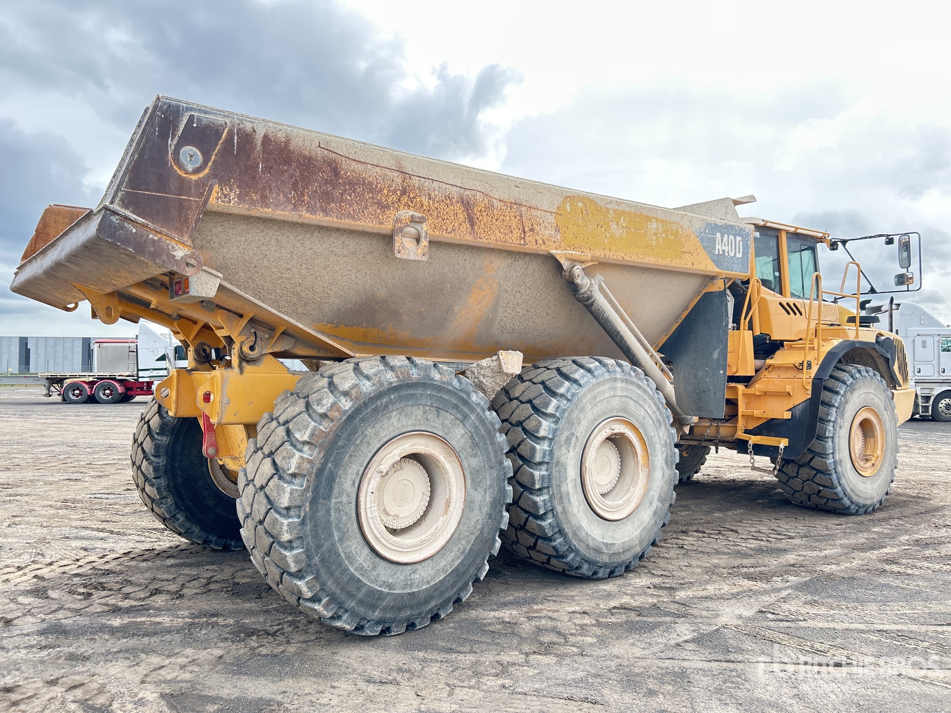 General Appearance with Bild, Ecke hinten rechts