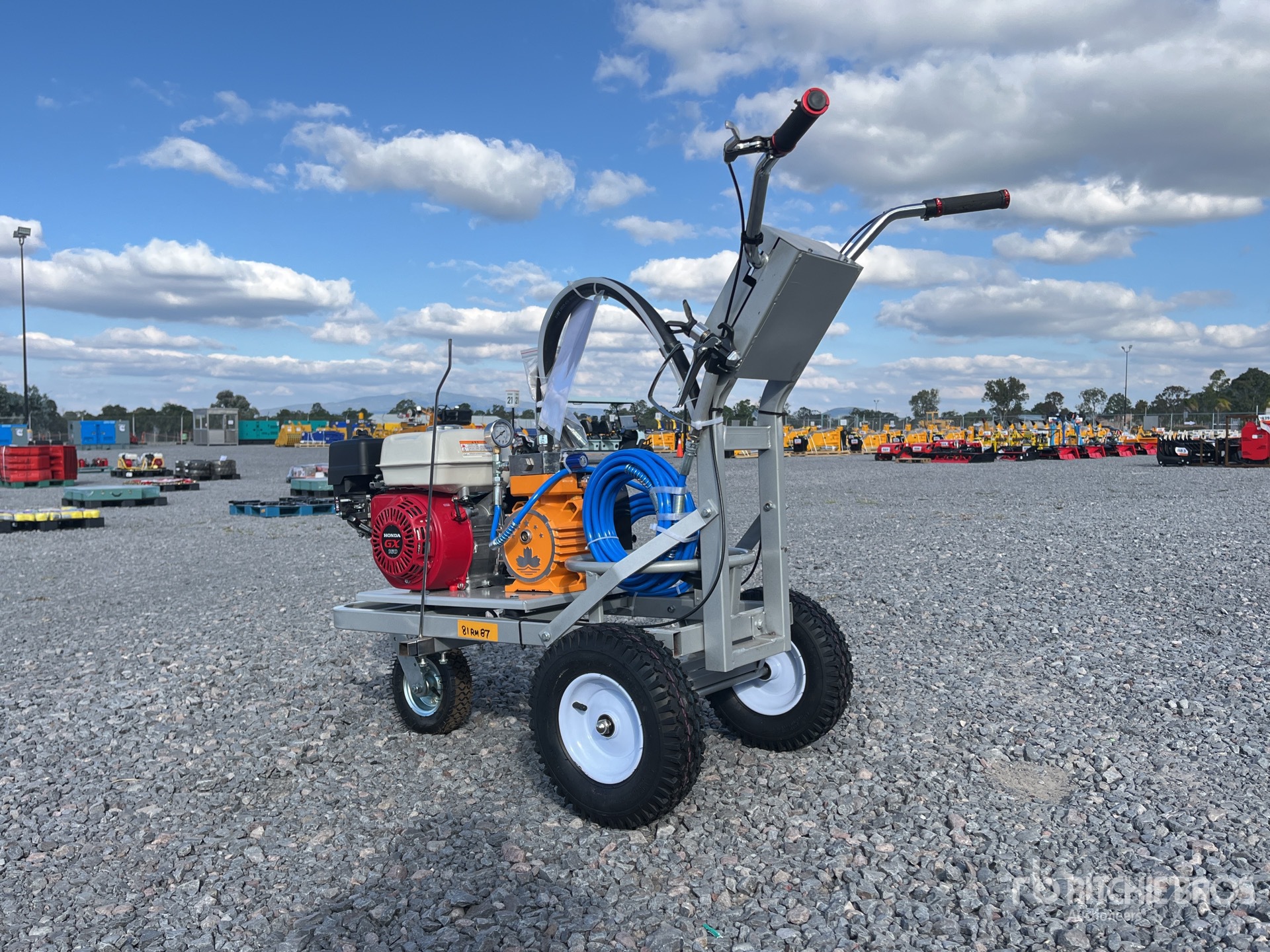 General Appearance with Bild, Ecke hinten links