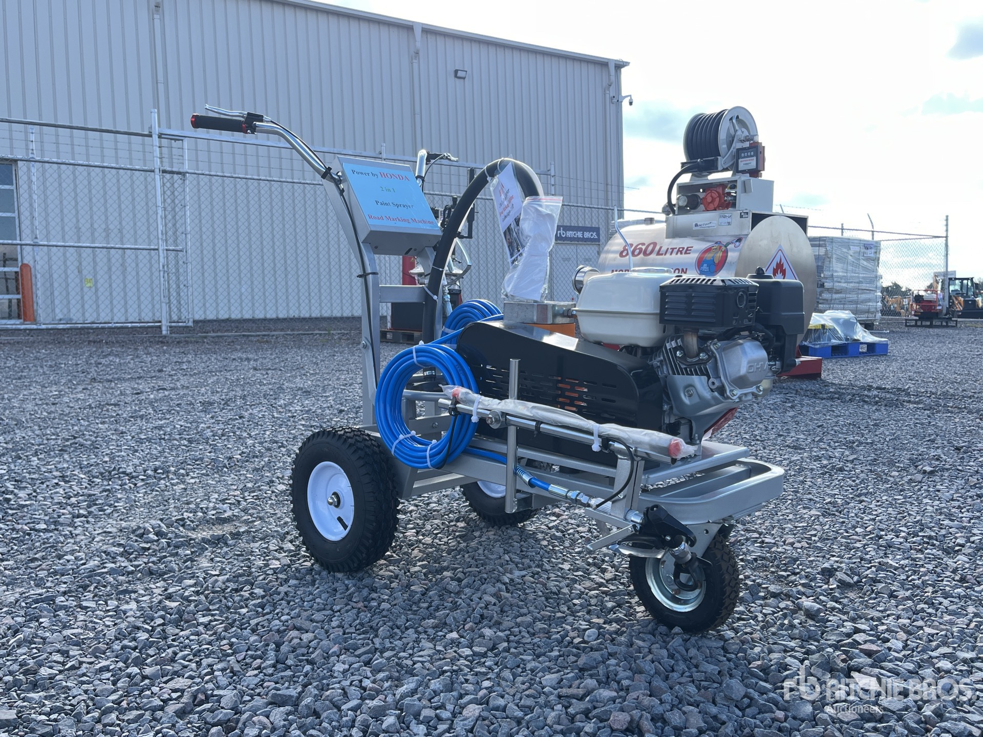 General Appearance with Bild, Ecke vorne rechts