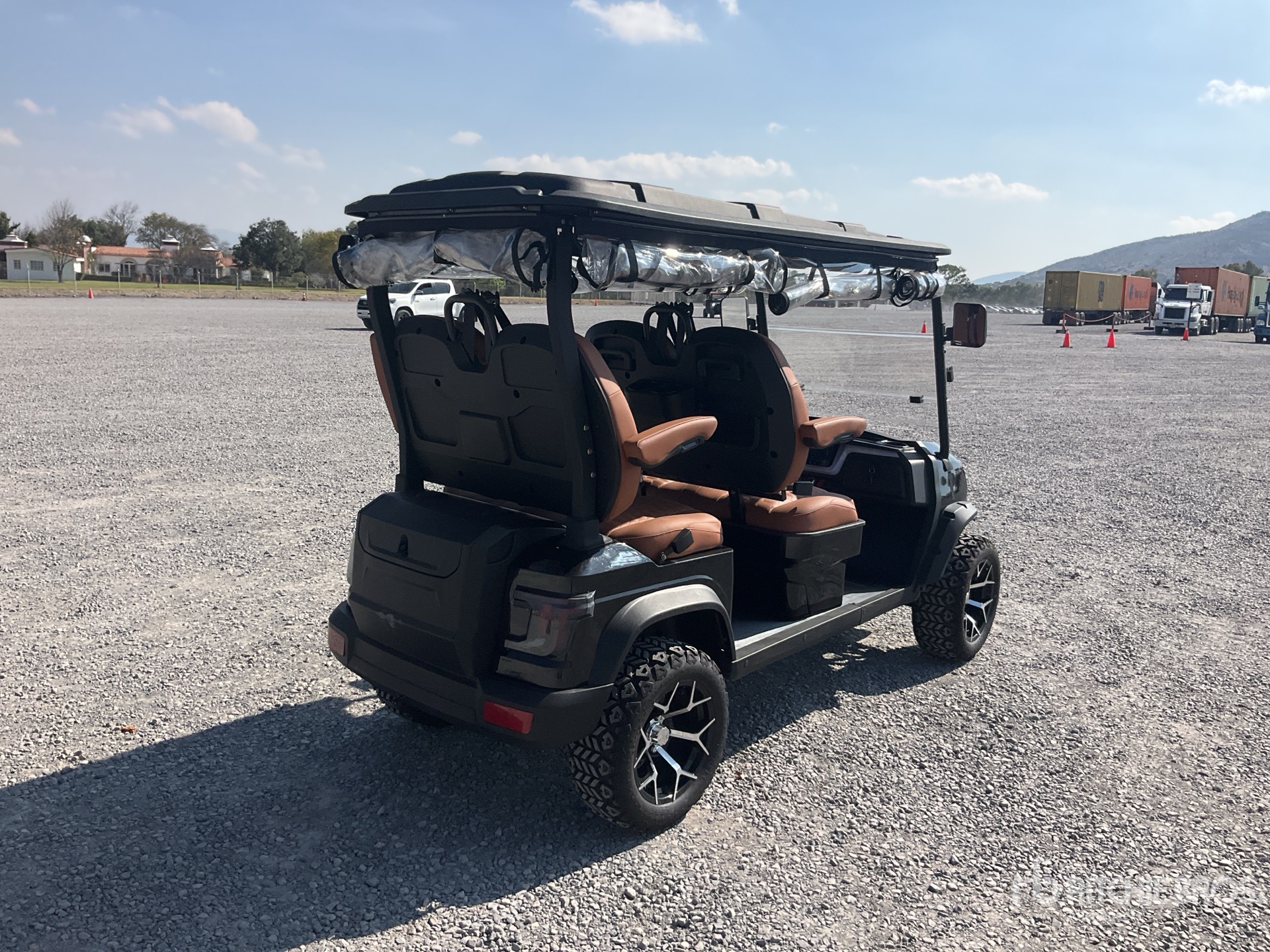 Aspect général with Image, coin arrière droit