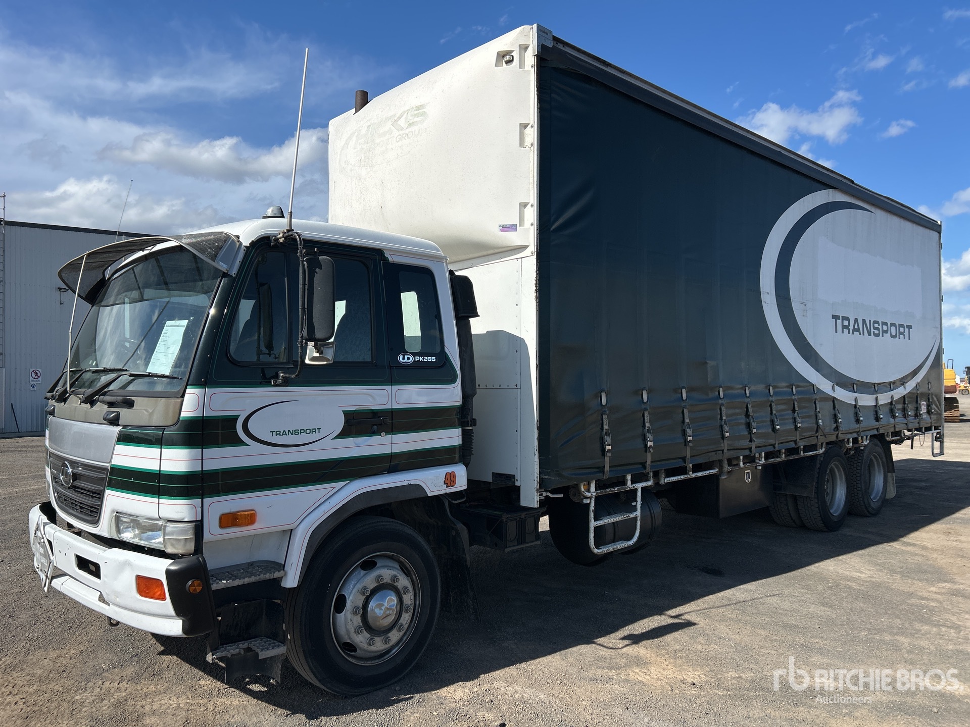 General Appearance with Picture, Right Front Corner