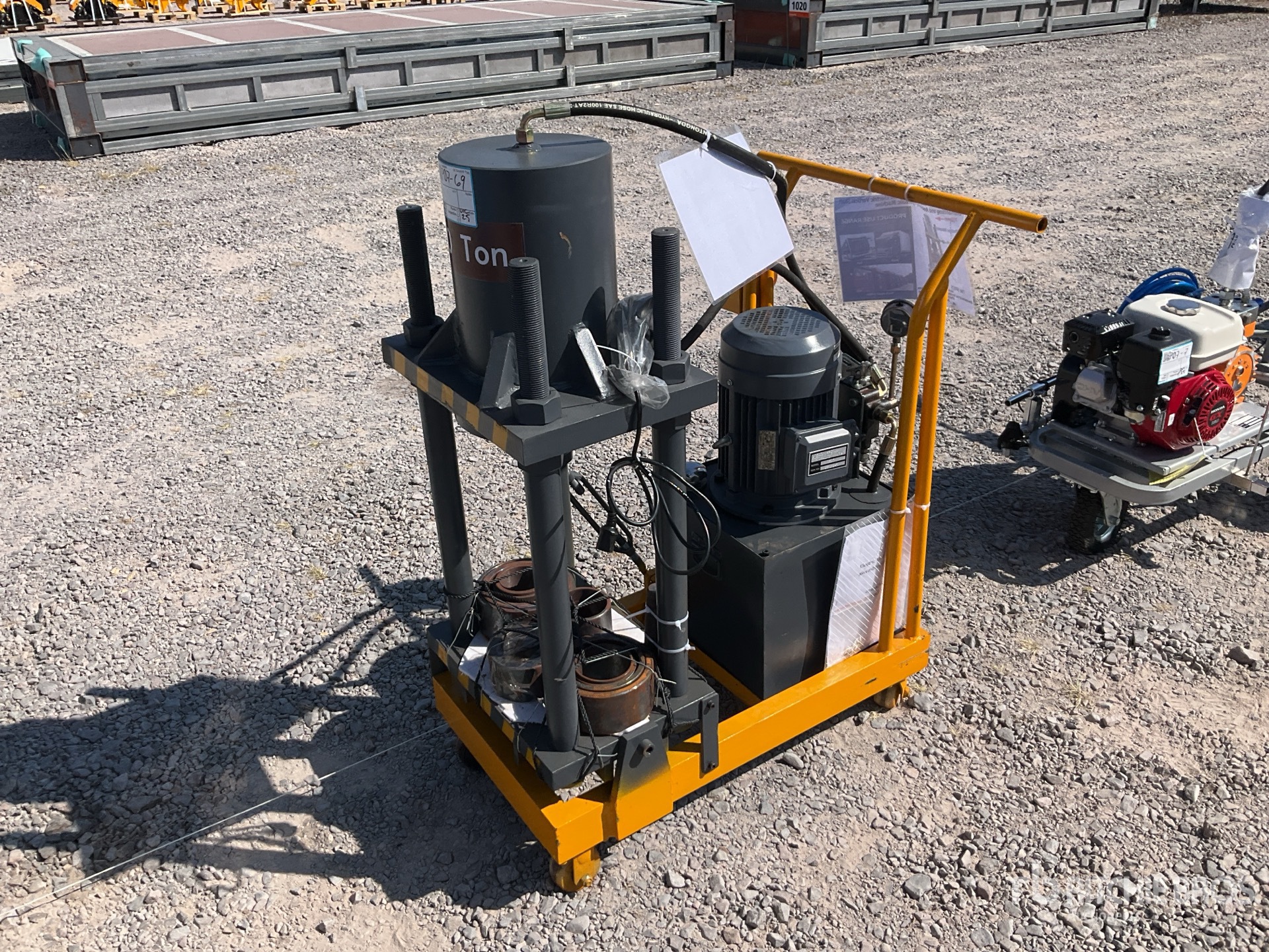 General Appearance with Image, coin avant gauche