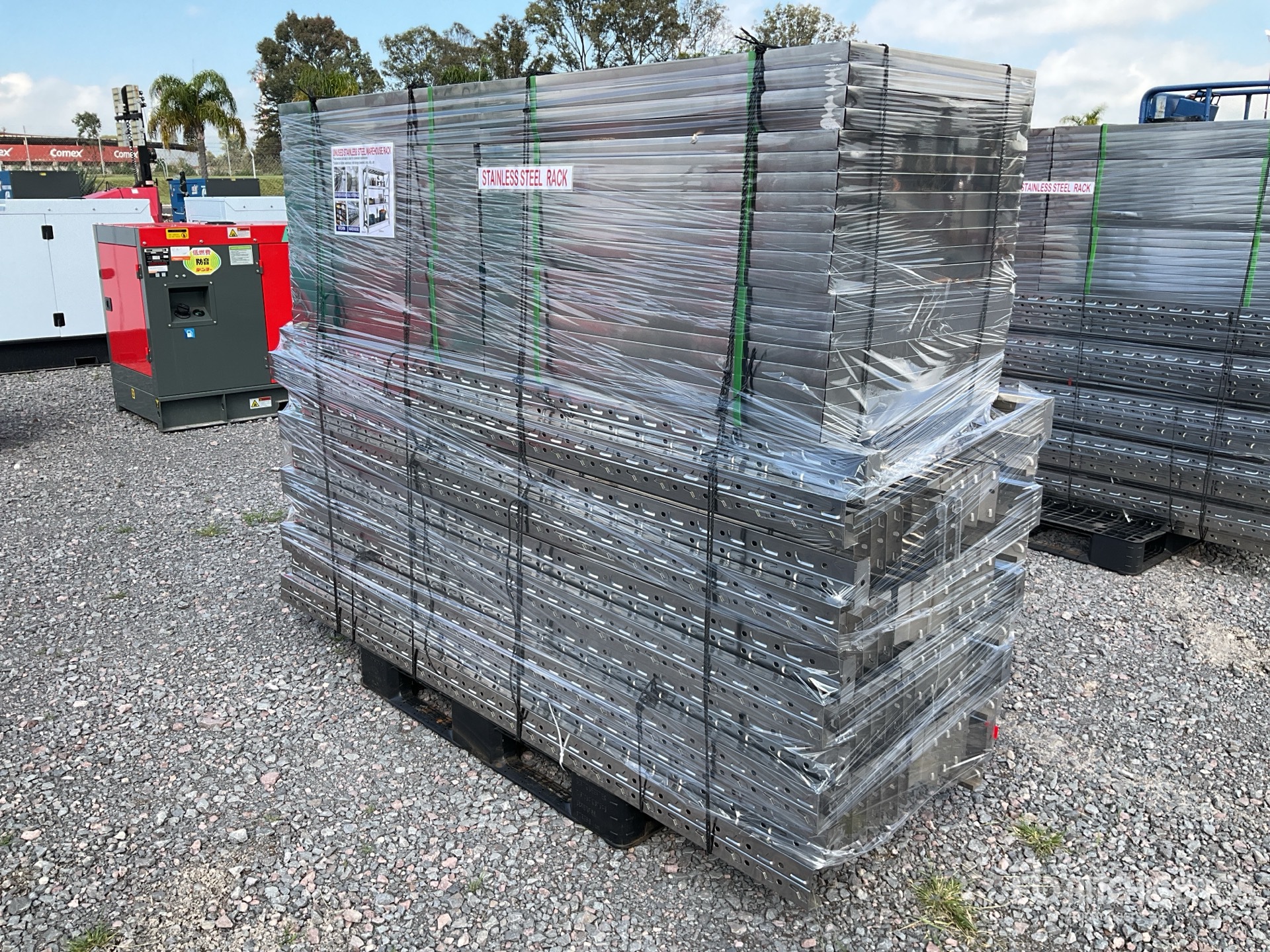 Aspect général with Image, coin avant droit