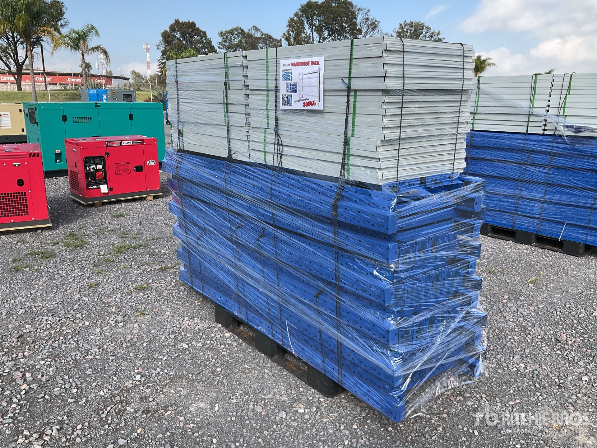 Aspect général with Image, coin arrière droit