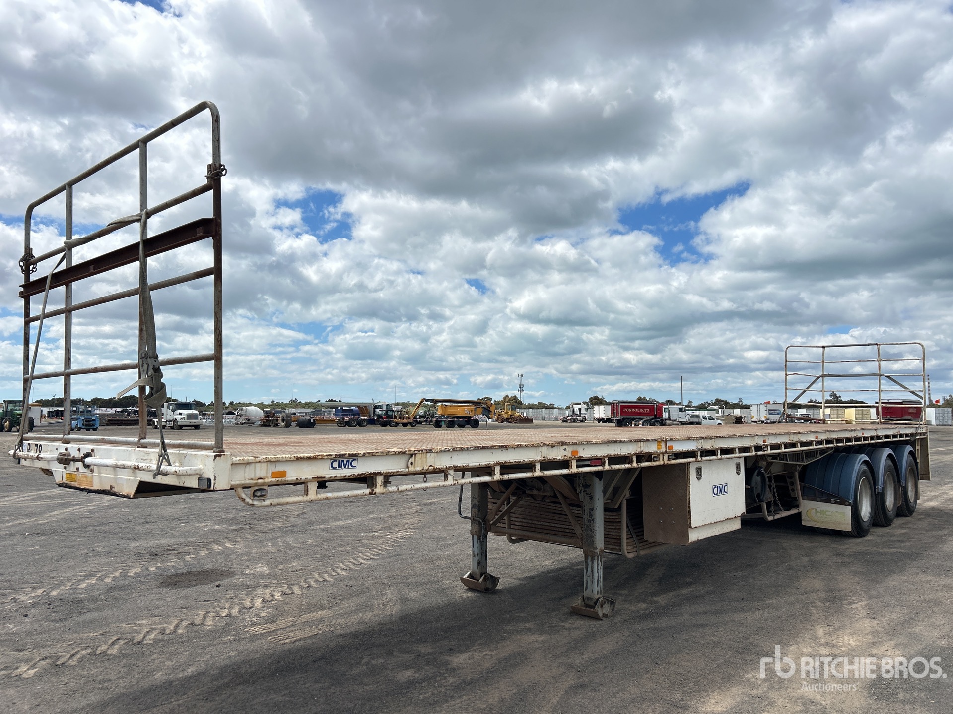 General Appearance with Picture, Right Front Corner