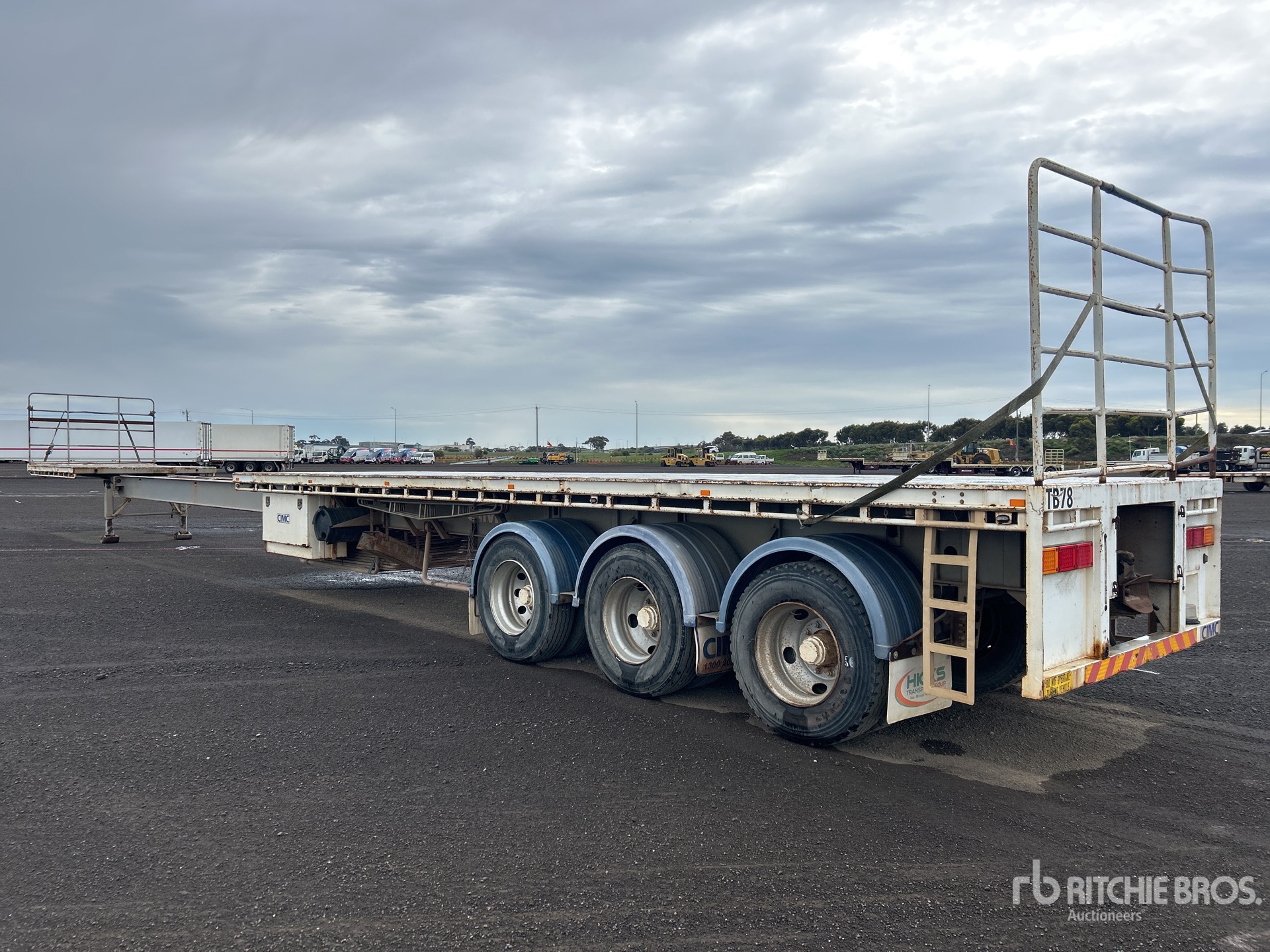 General Appearance with Imagen: esquina trasera derecha