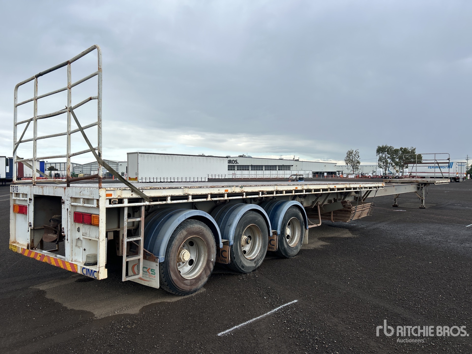 General Appearance with Imagen: esquina trasera izquierda