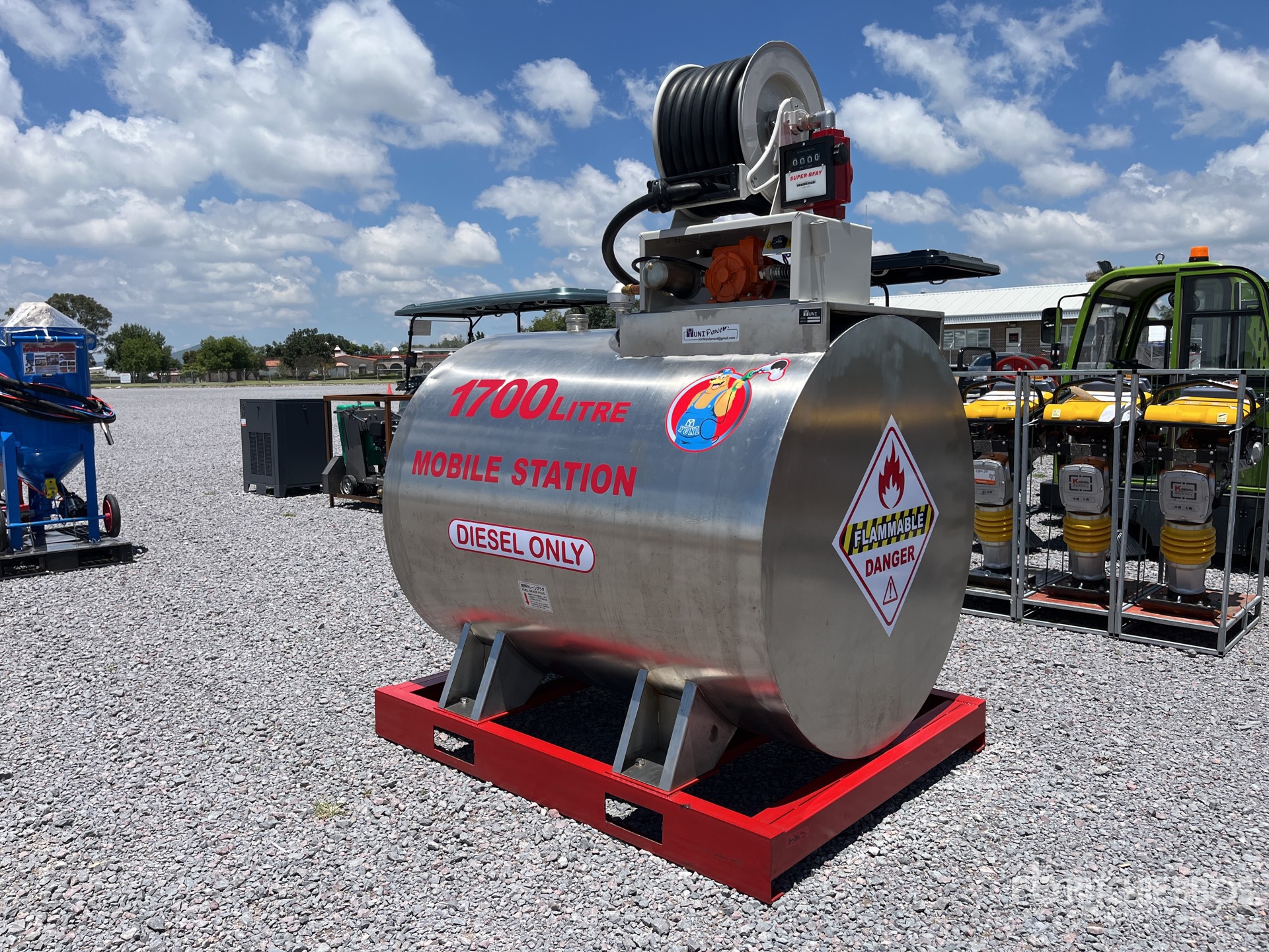 General Appearance with Picture, Right Front Corner