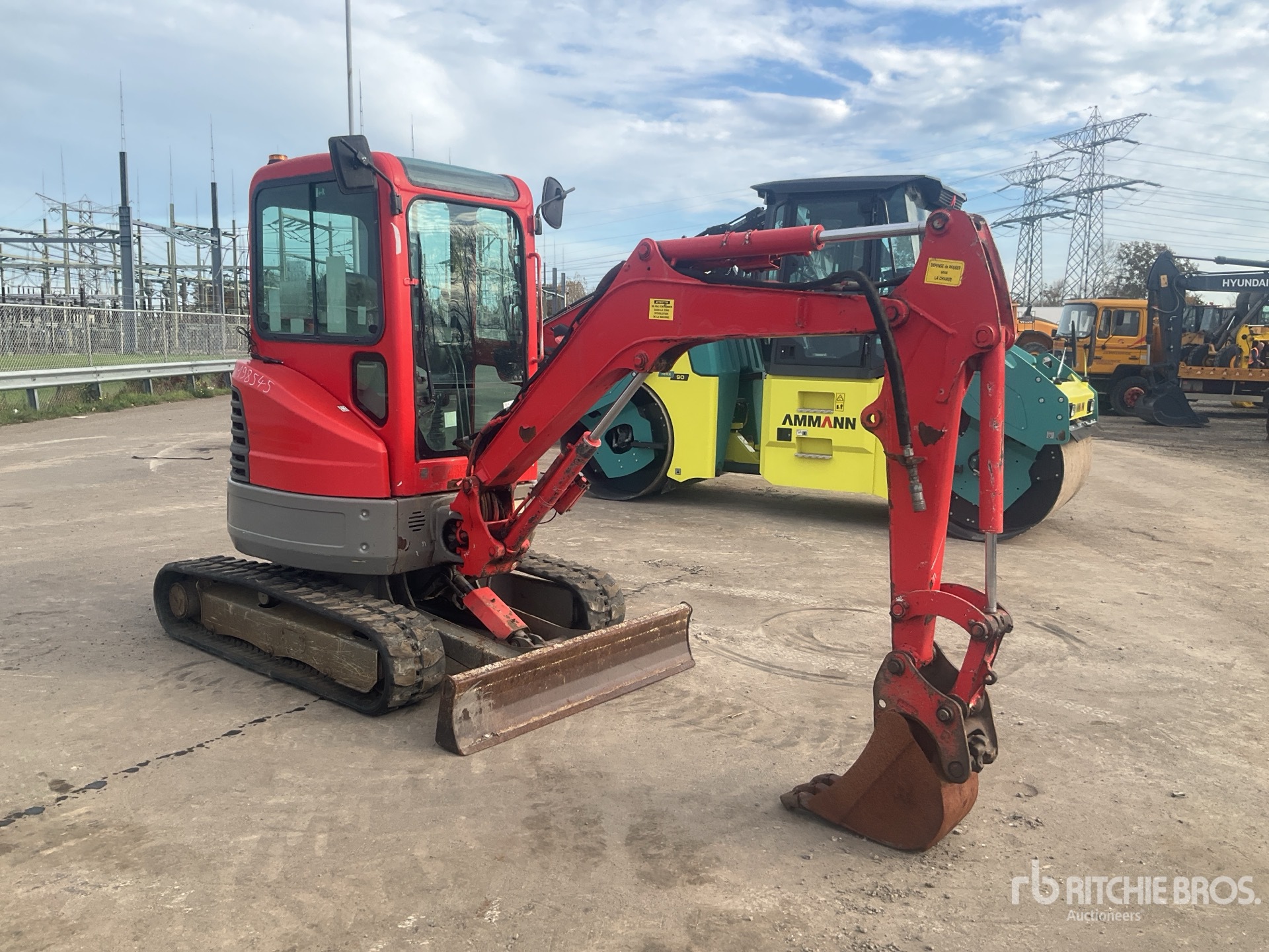 General Appearance with Picture, Right Front Corner