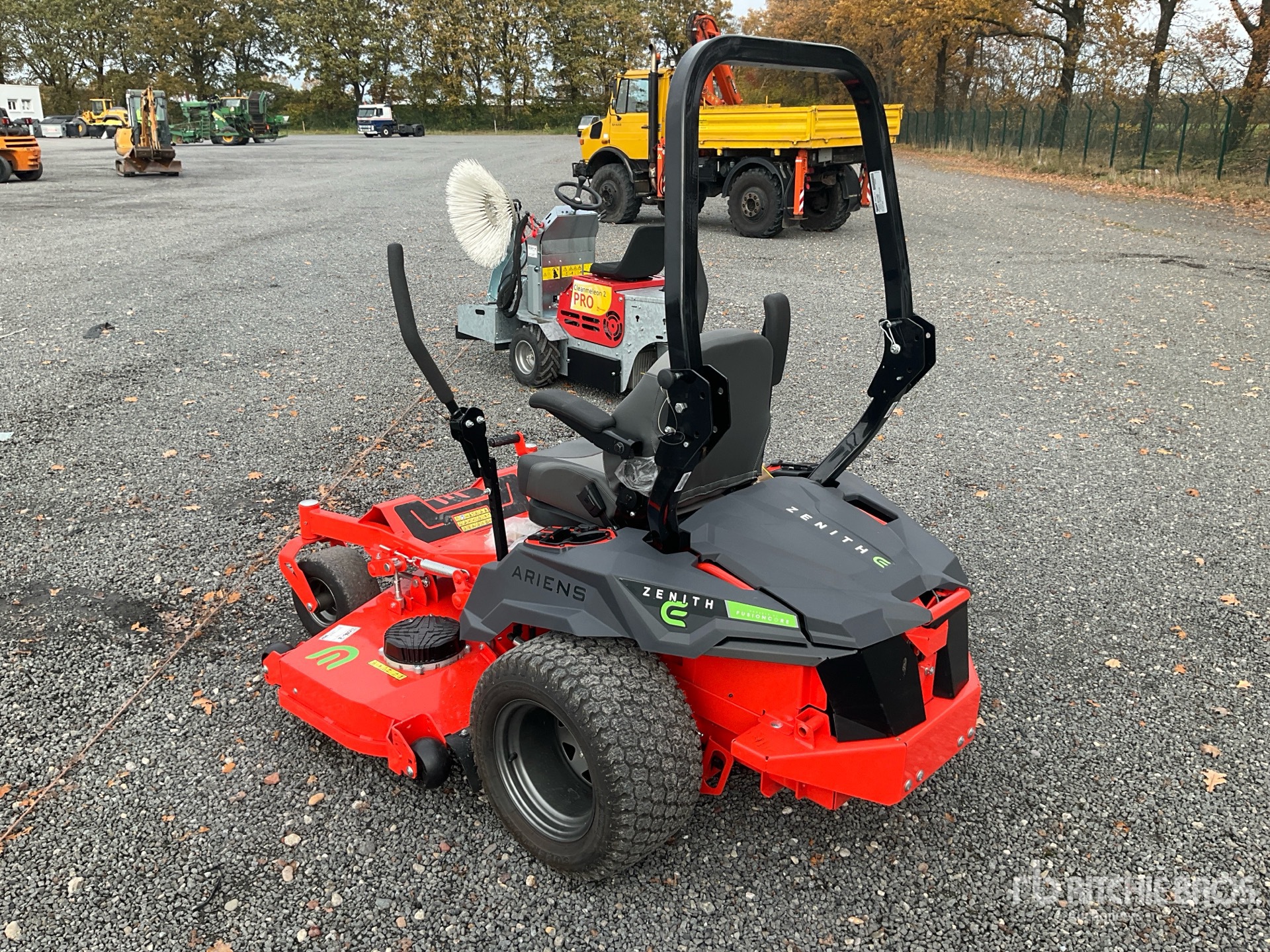 Aspect général with Image, coin arrière gauche