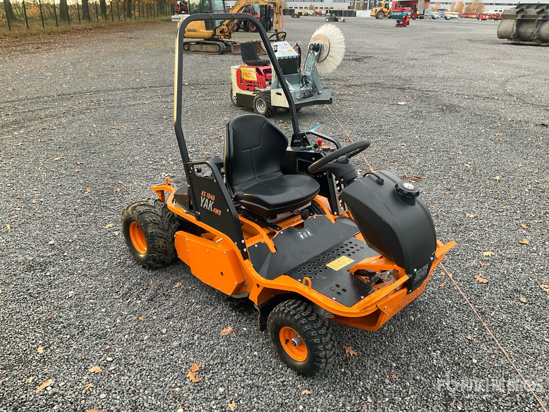 General Appearance with Bild, Ecke vorne rechts