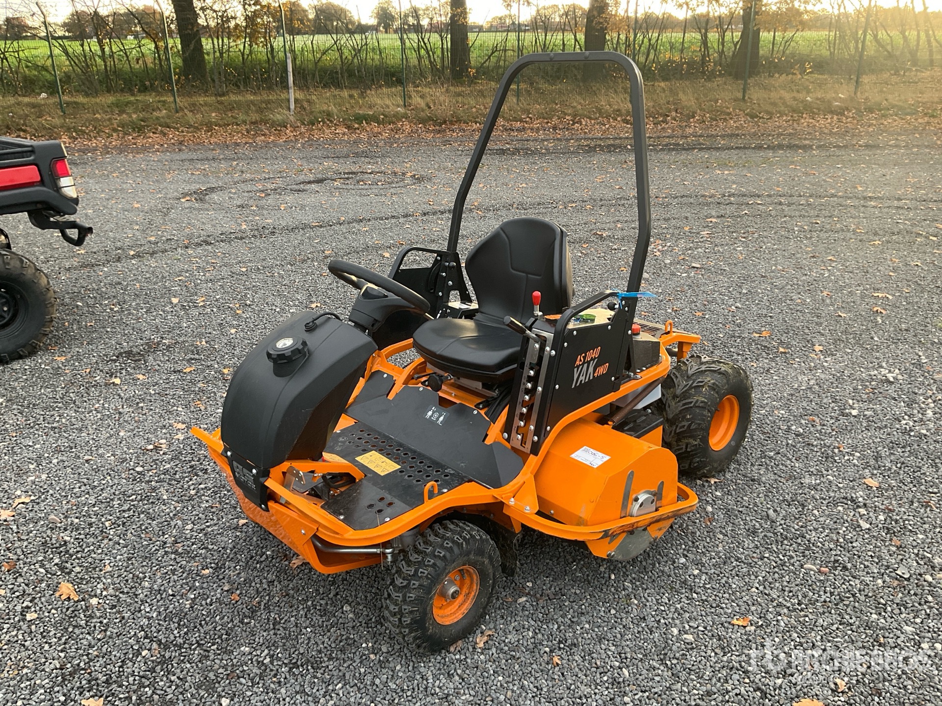 General Appearance with Bild, Ecke vorne links