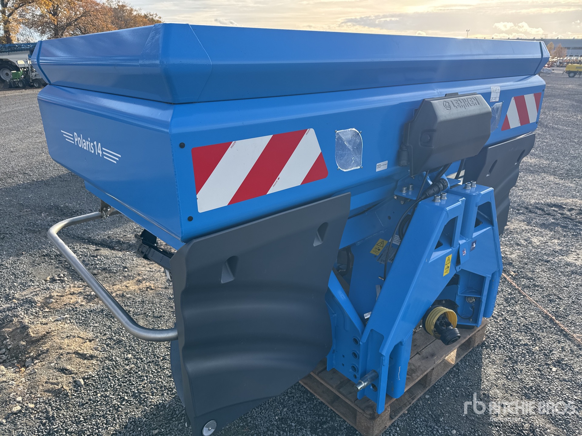 General Appearance with Imagen: esquina delantera derecha