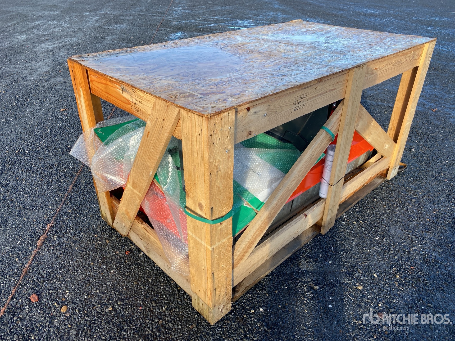 General Appearance with Picture, Left Rear Corner