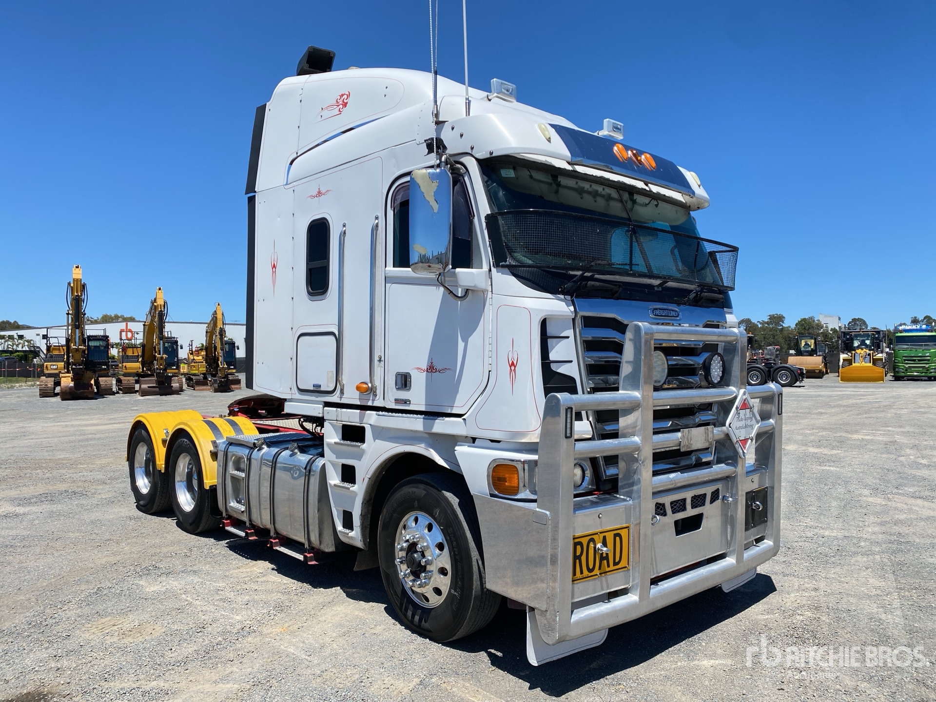 General Appearance with Foto, angolo anteriore sinistro