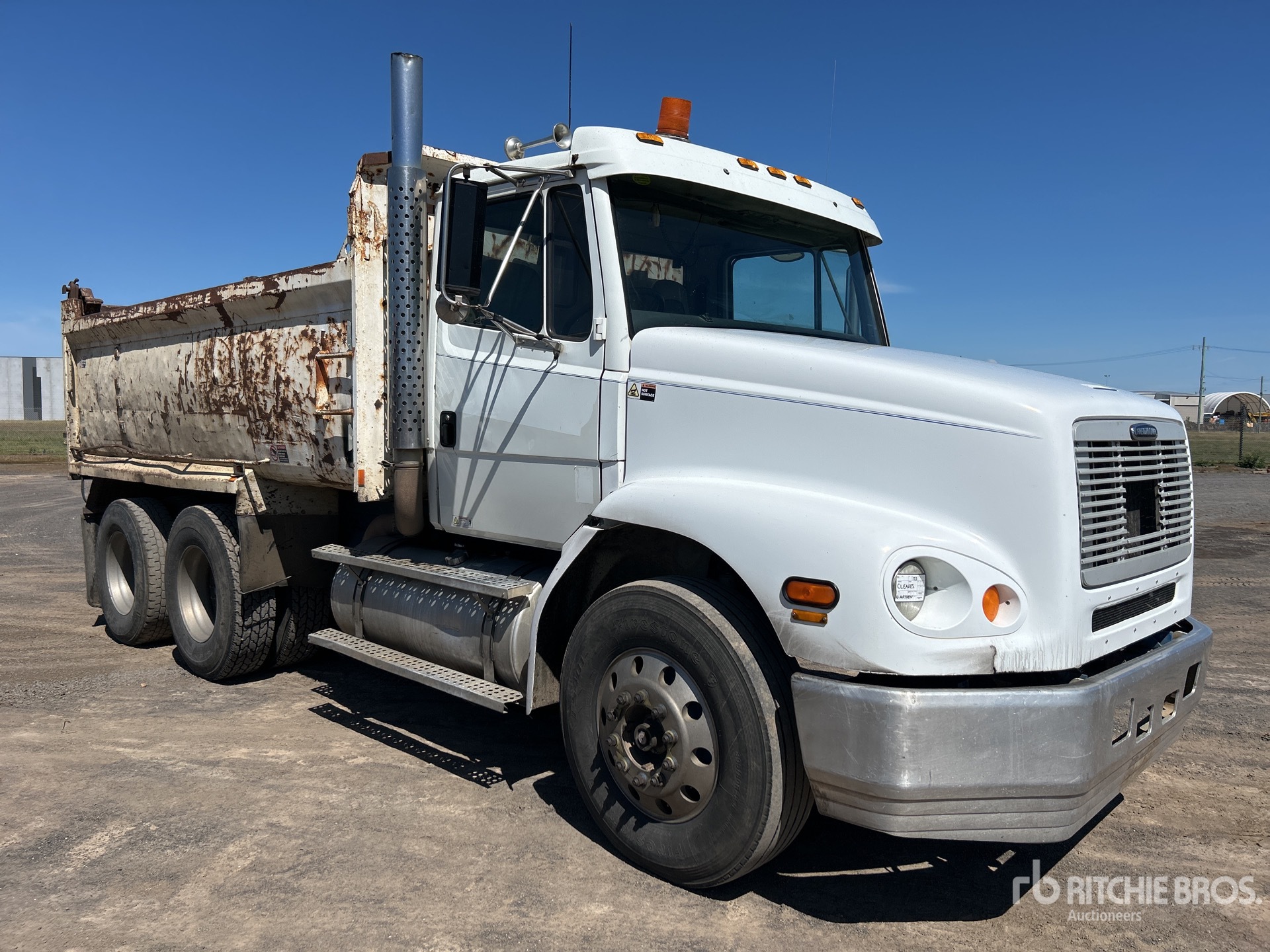 General Appearance with Bild, Ecke vorne links