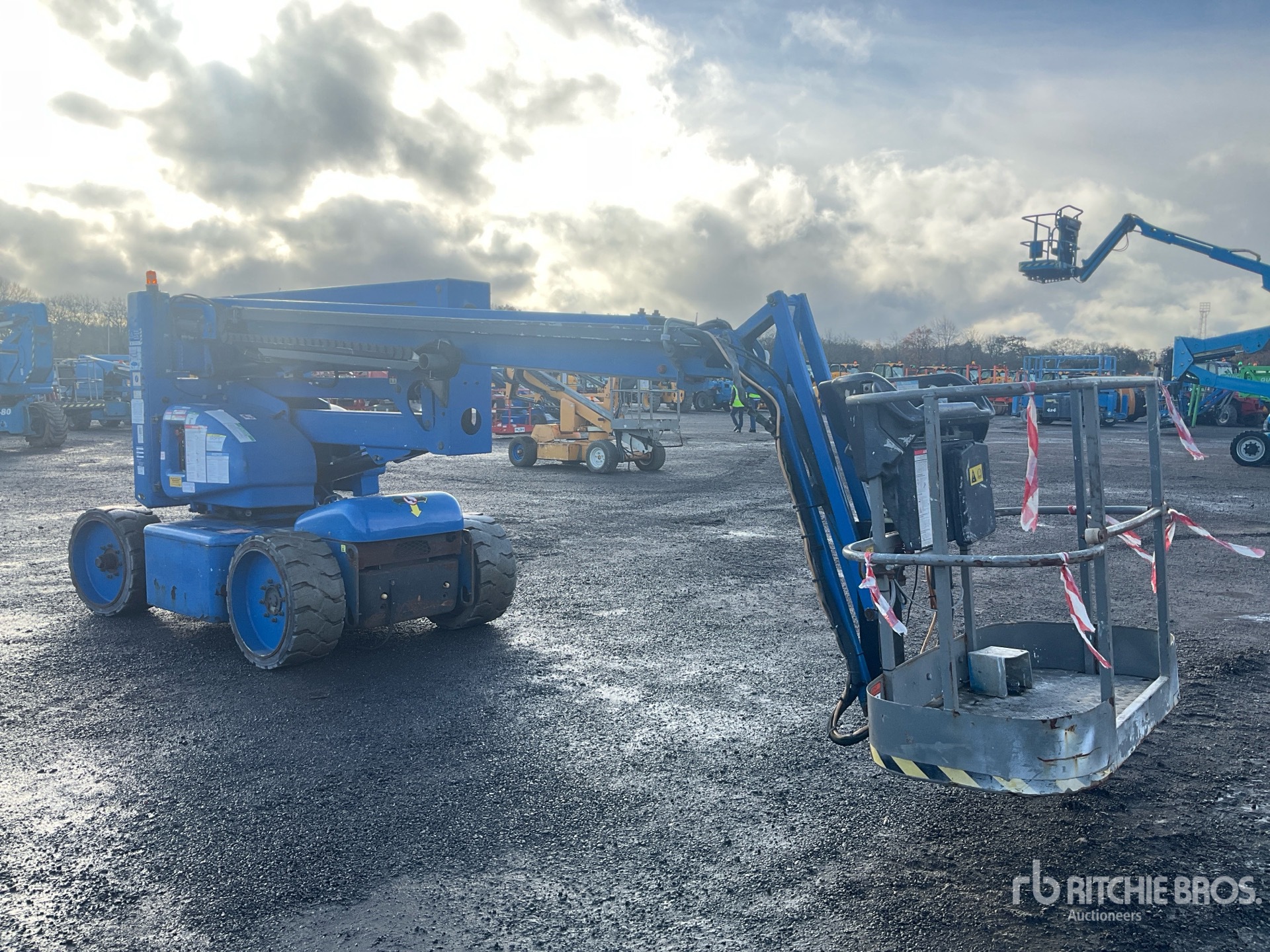 General Appearance with Picture, Right Front Corner