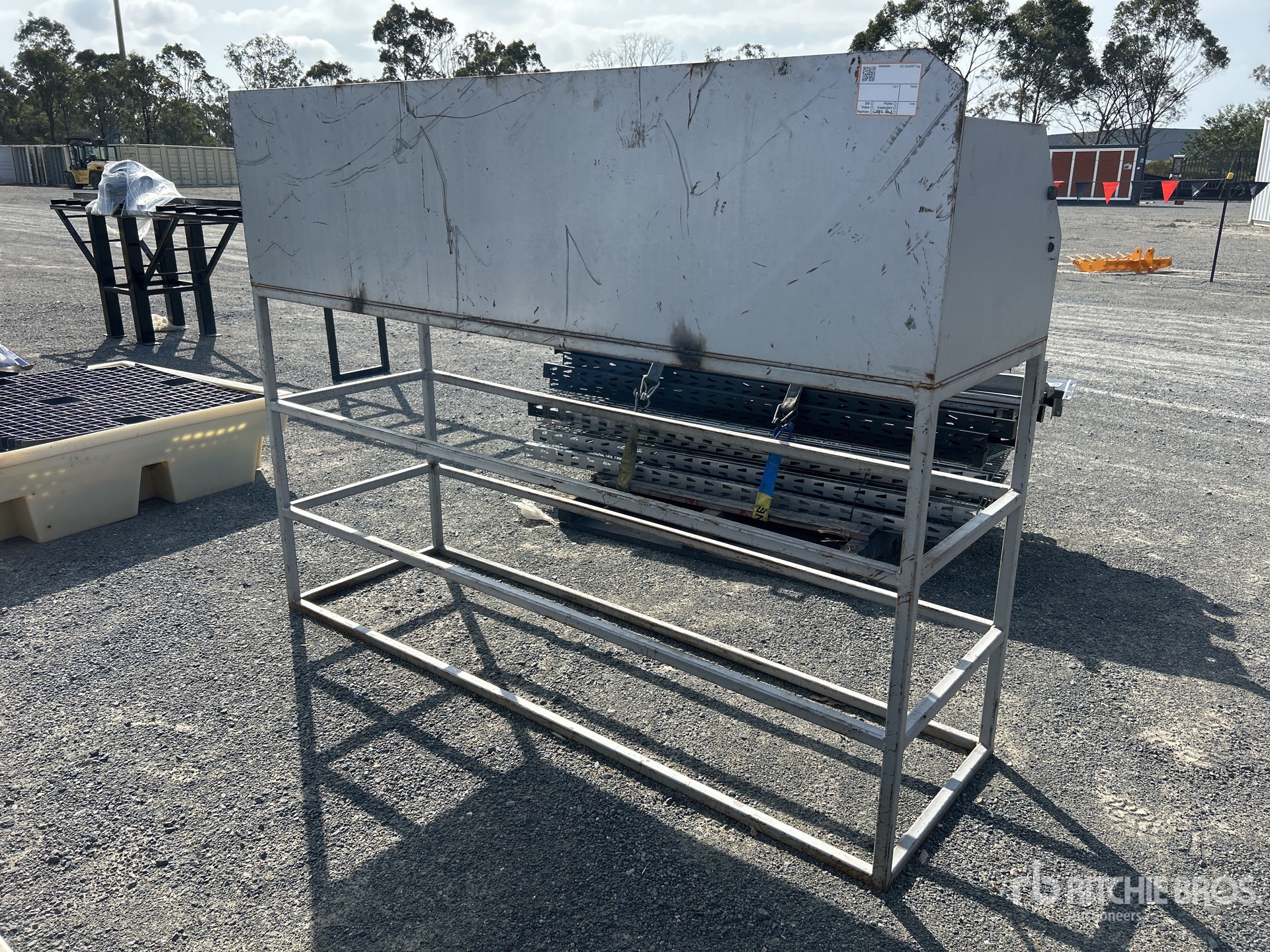 General Appearance with Image, coin arrière droit