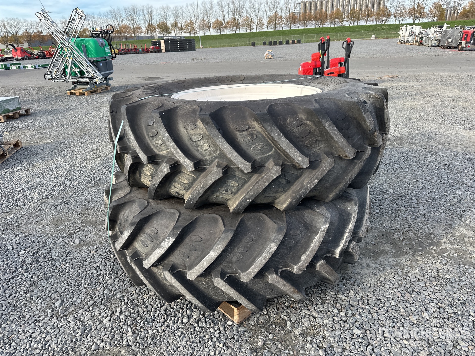 General Appearance with Bild, Ecke hinten links