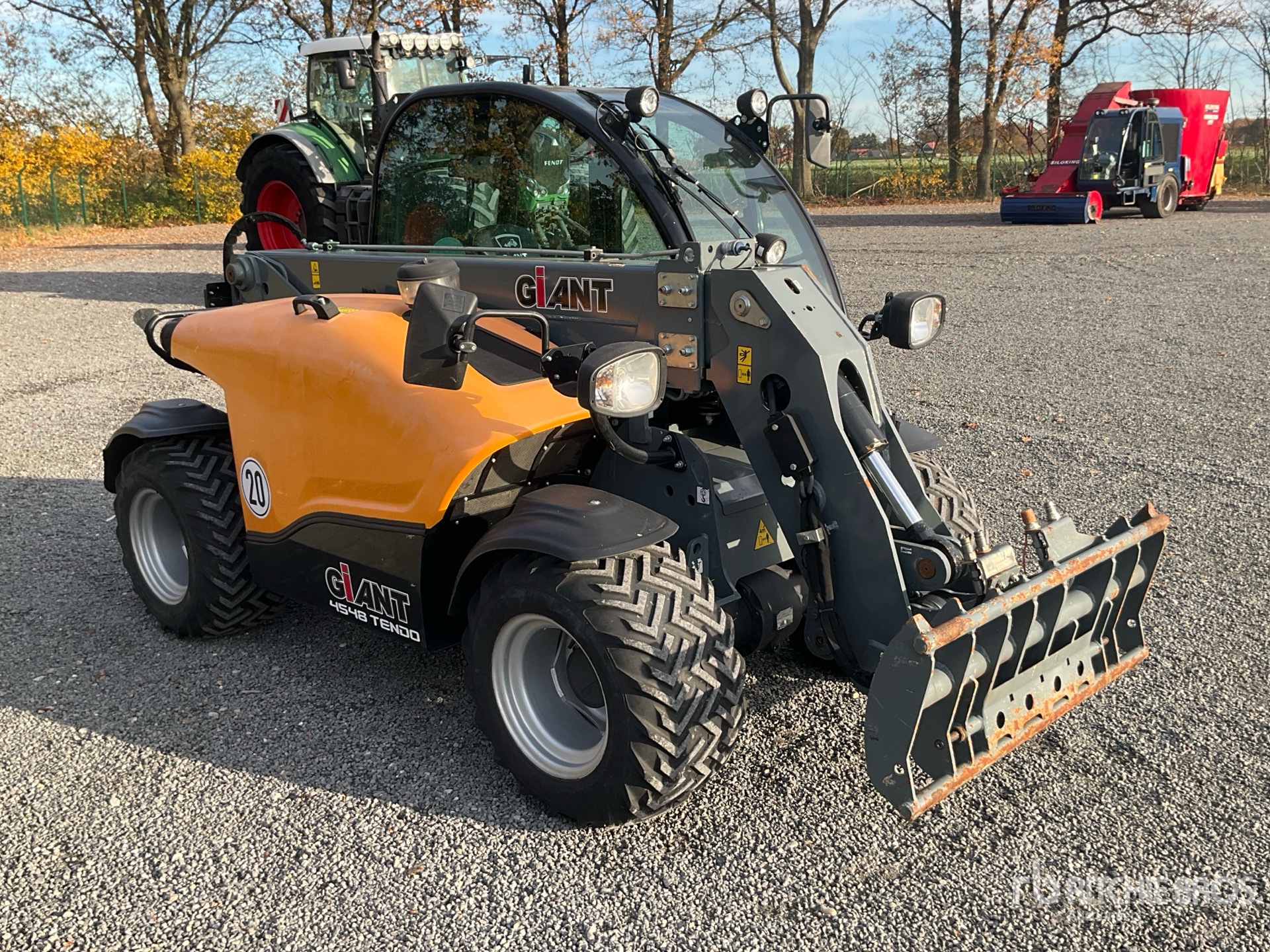 General Appearance with Picture, Right Front Corner