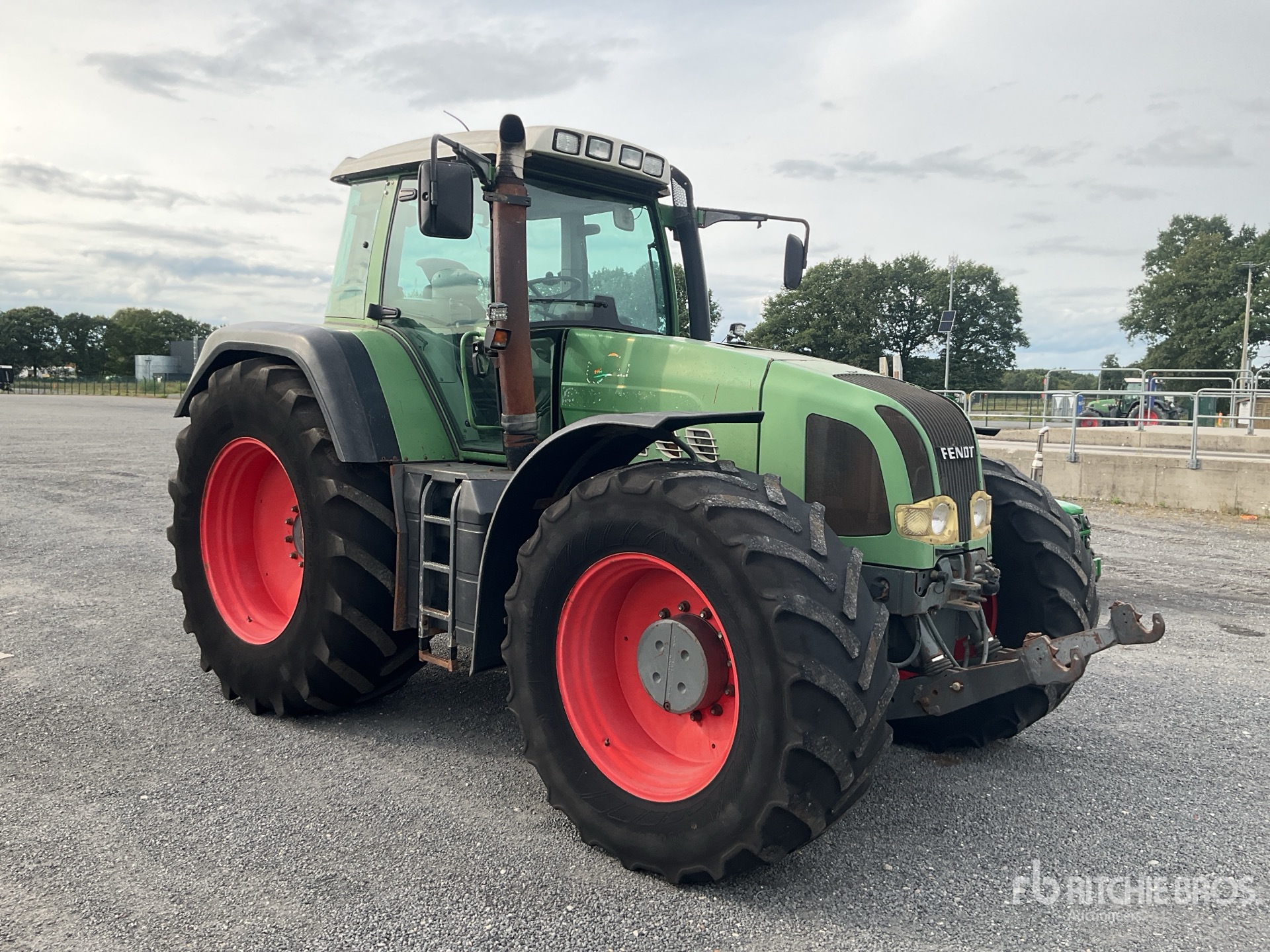 Aspect général with Image, coin avant droit