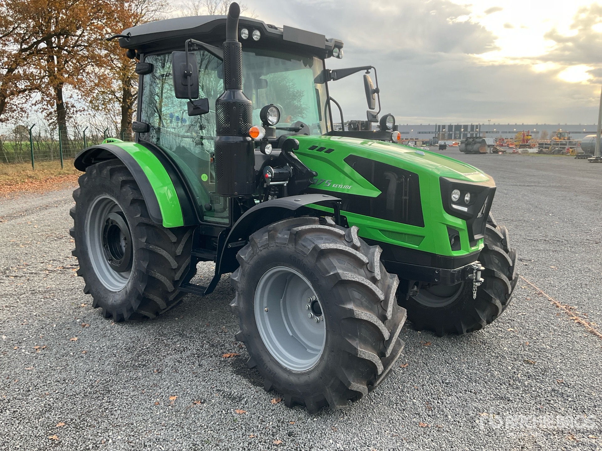 General Appearance with Picture, Right Front Corner