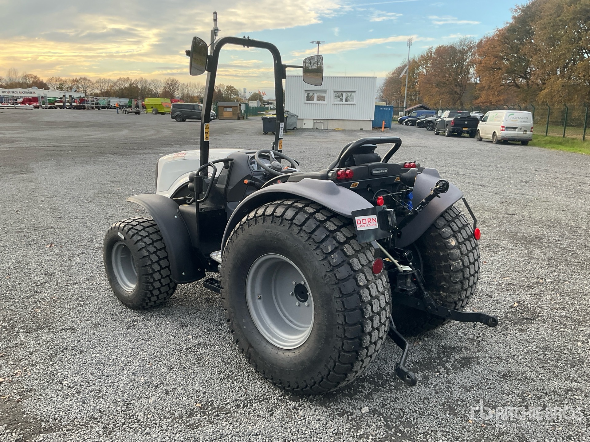 General Appearance with Bild, Ecke hinten links