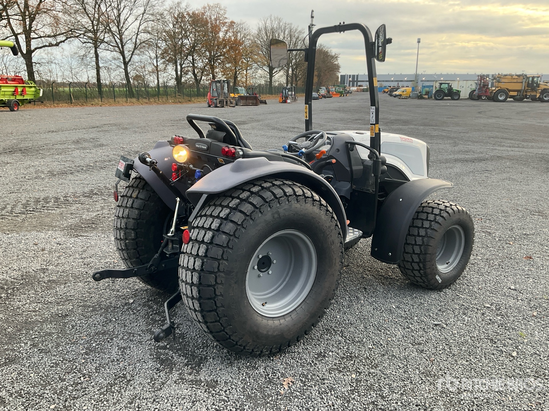 General Appearance with Bild, Ecke hinten rechts