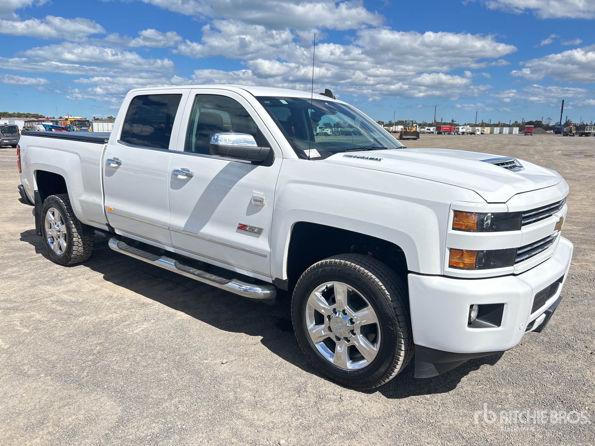 General Appearance with Image, coin avant gauche