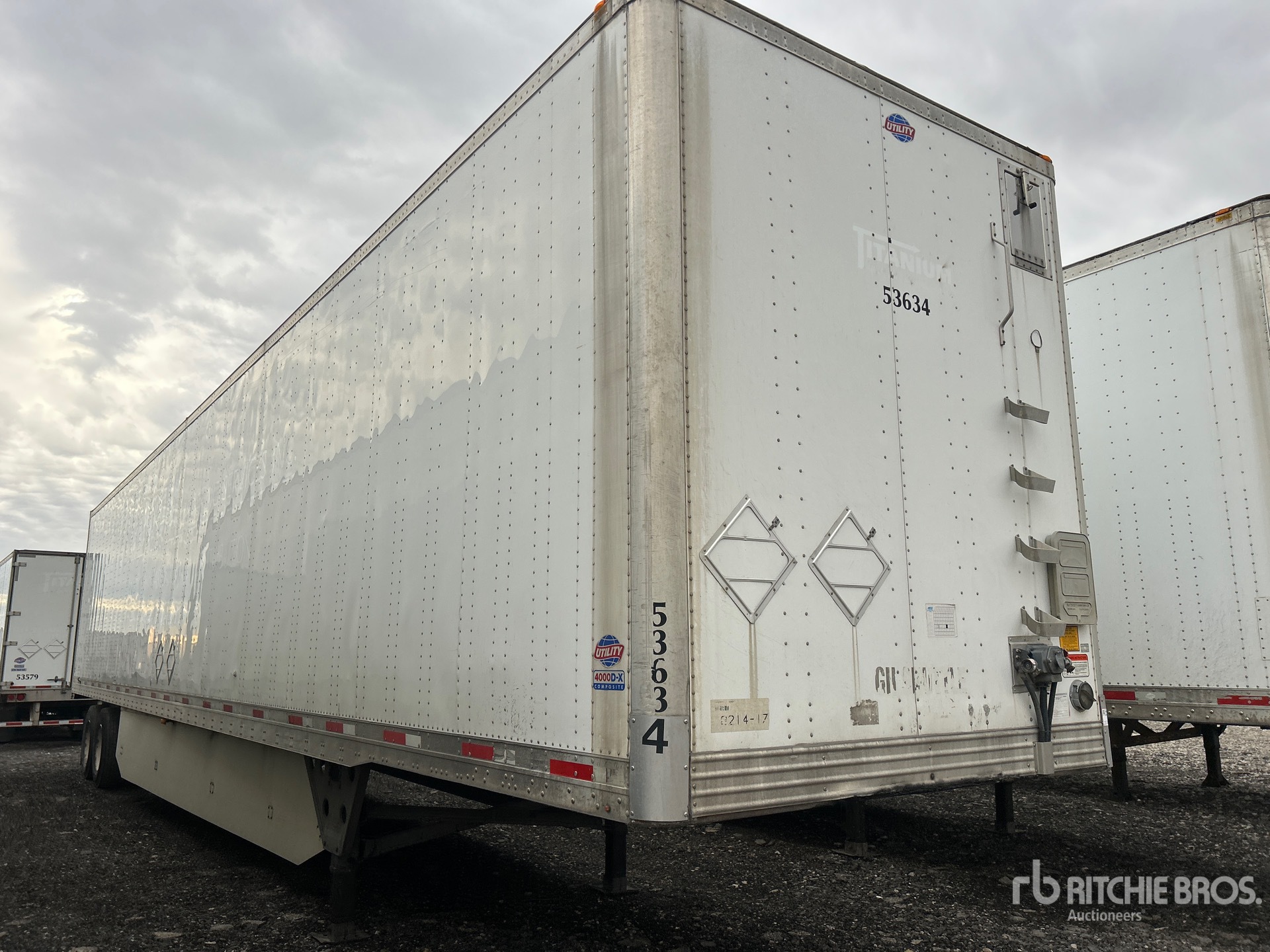 General Appearance with Bild, Ecke vorne rechts