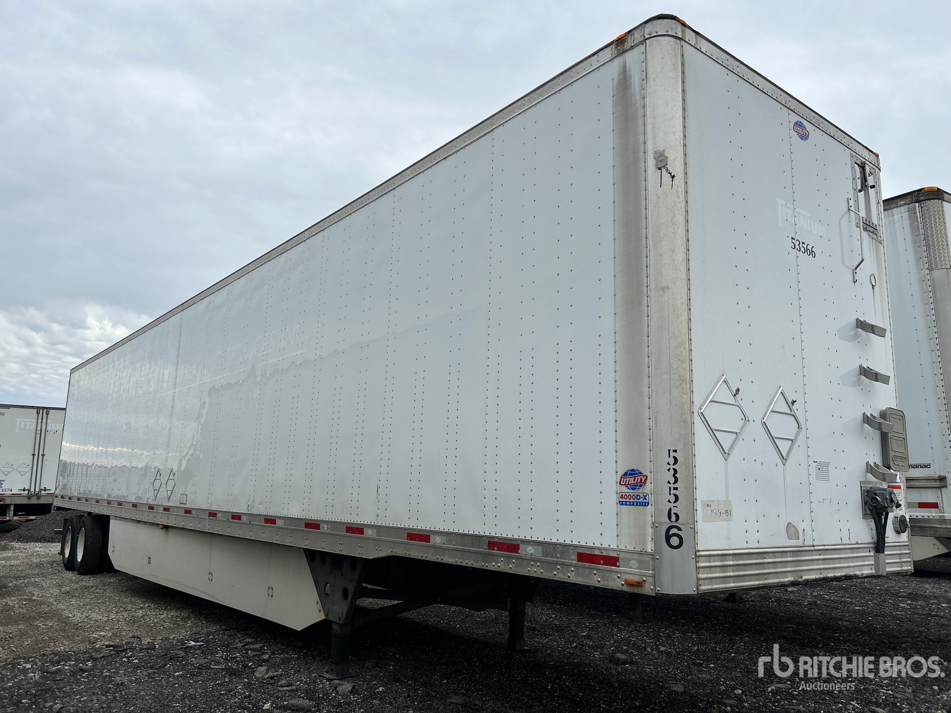 General Appearance with Bild, Ecke vorne rechts