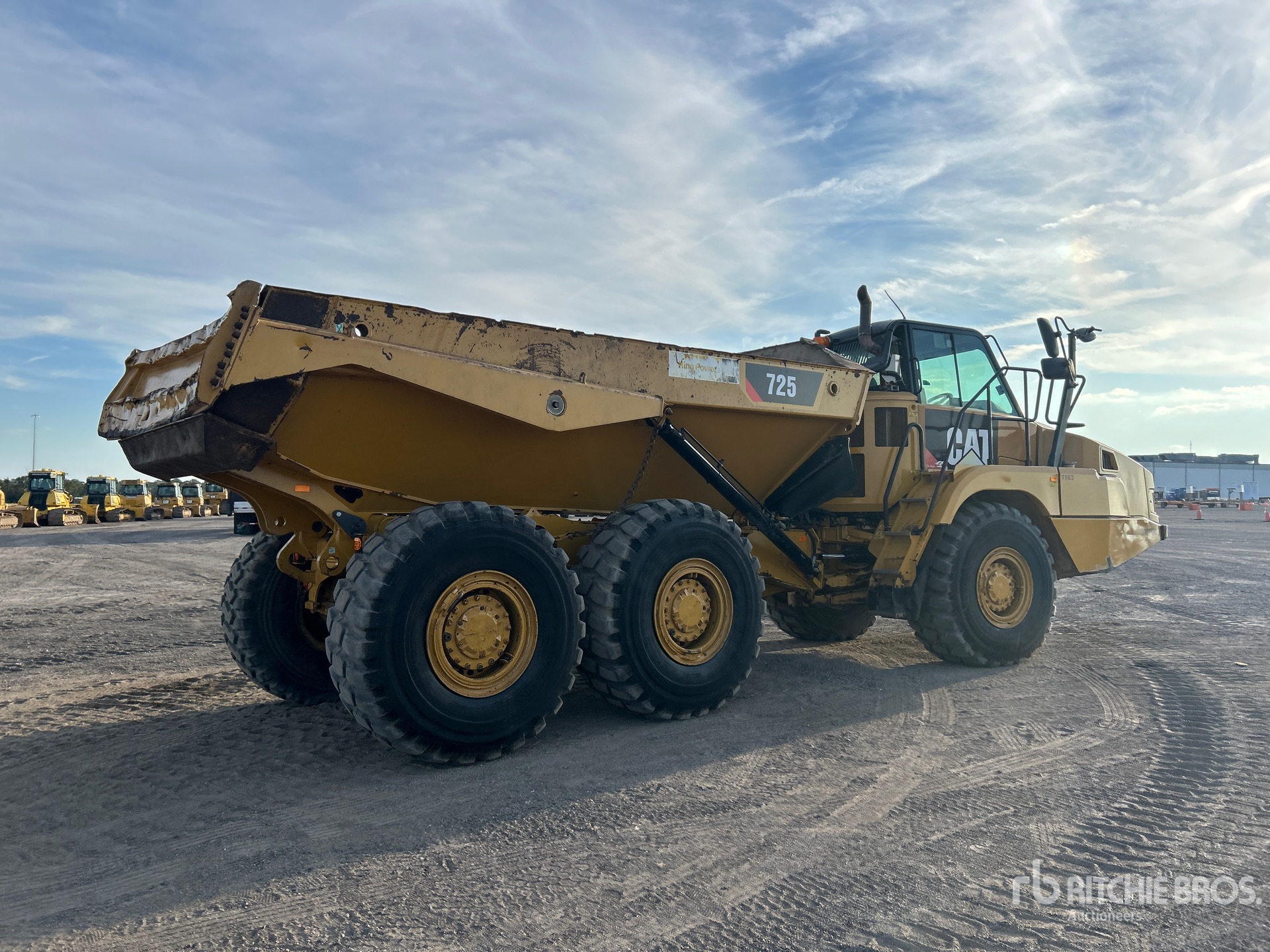 General Appearance with Foto, angolo anteriore sinistro