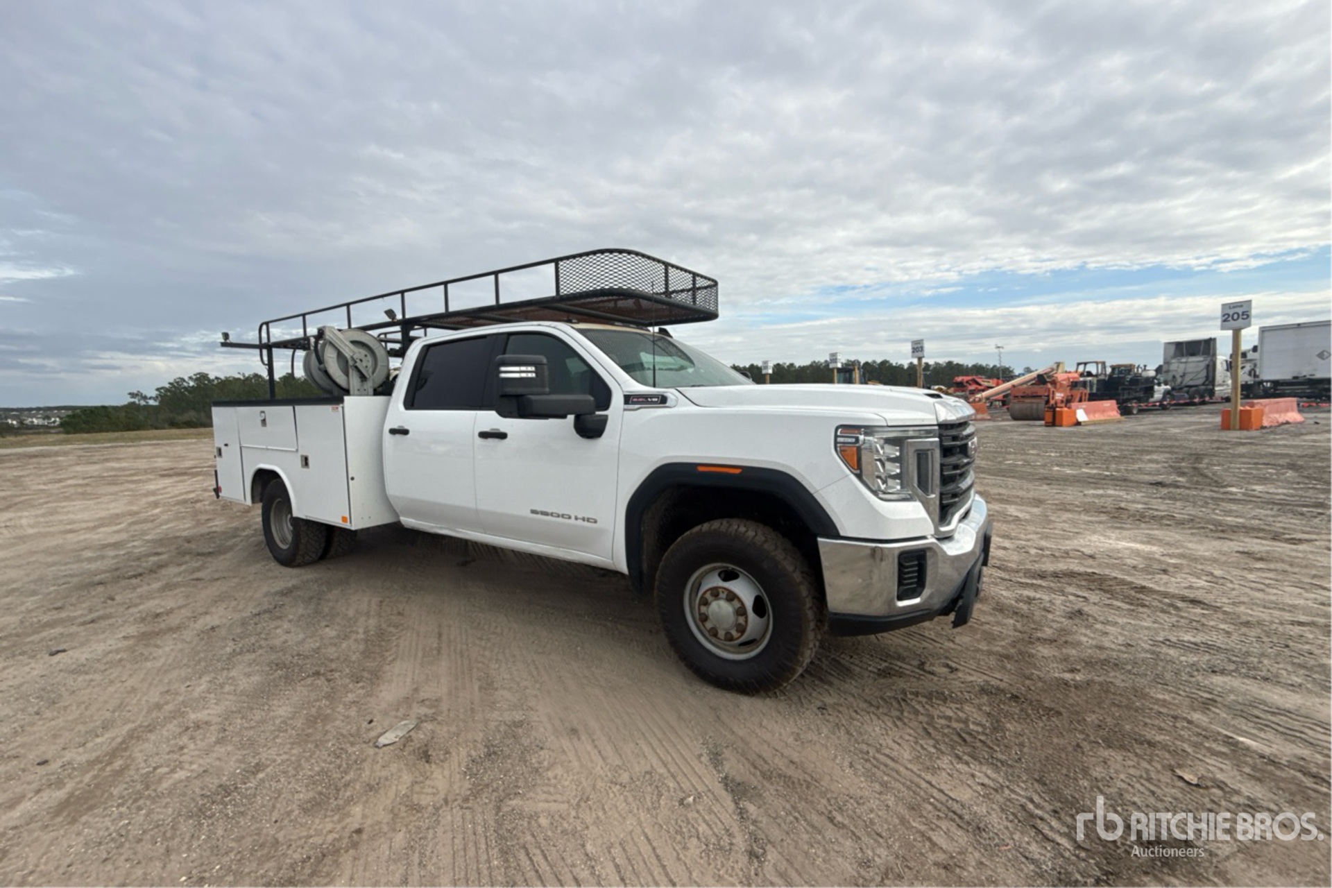 General Appearance with Picture, Right Front Corner