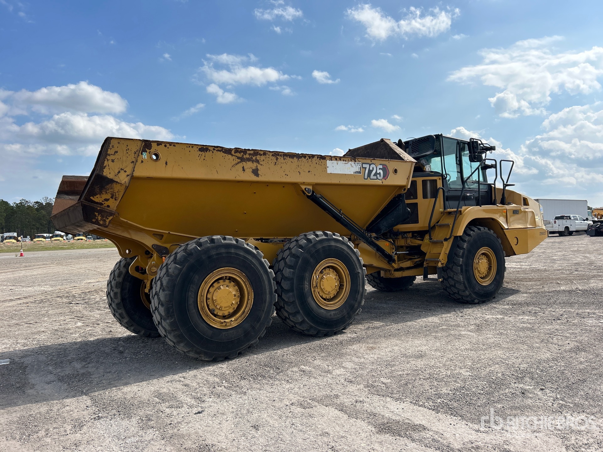 General Appearance with Imagen: esquina trasera derecha