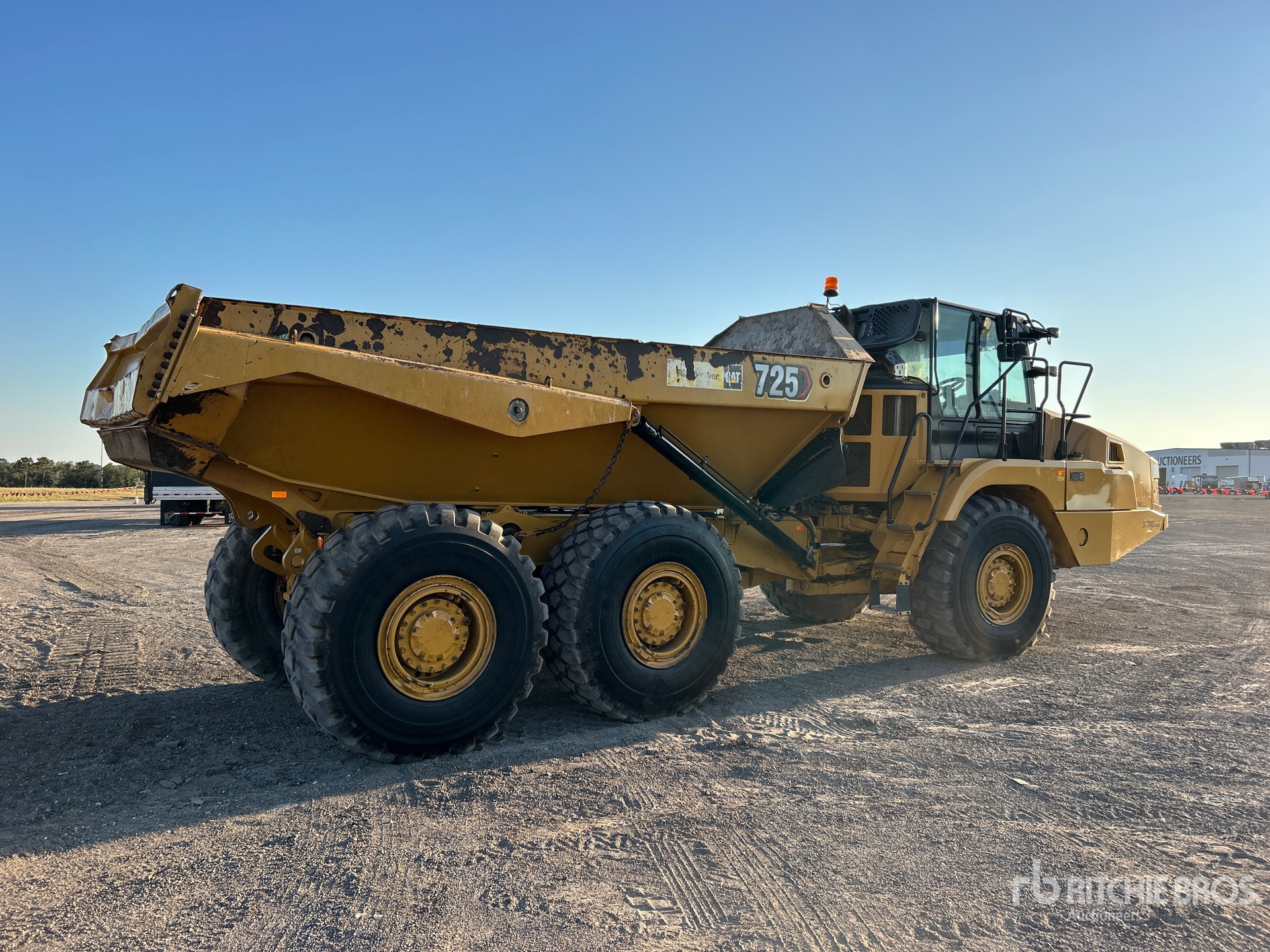 General Appearance with Foto, angolo anteriore sinistro