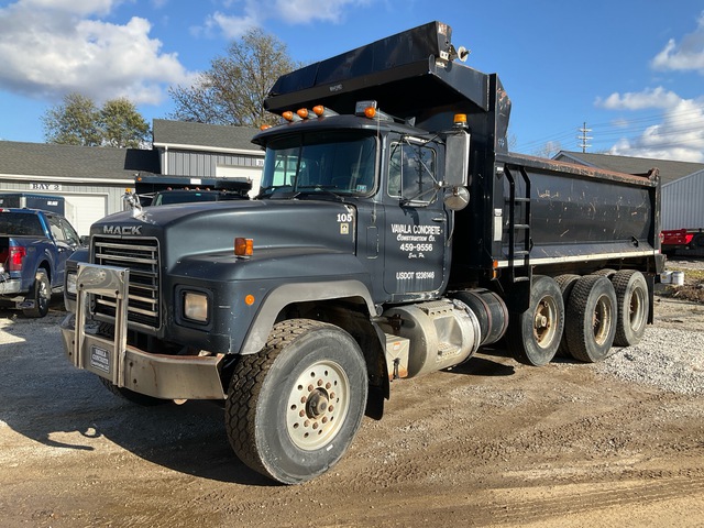 1997 Mack RD688S 8x4 Tri/A Dump Truck