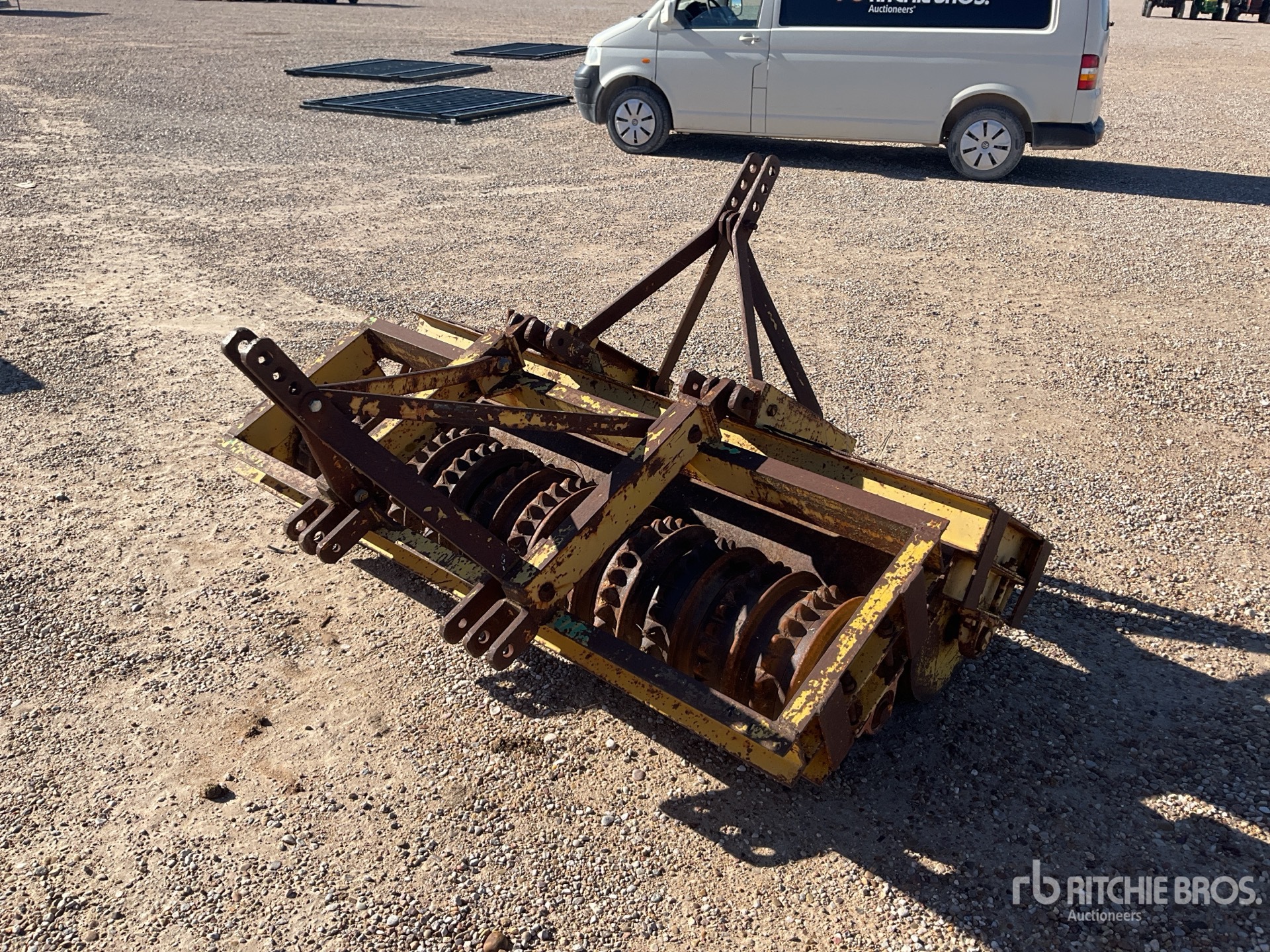 General Appearance with Featured Photo