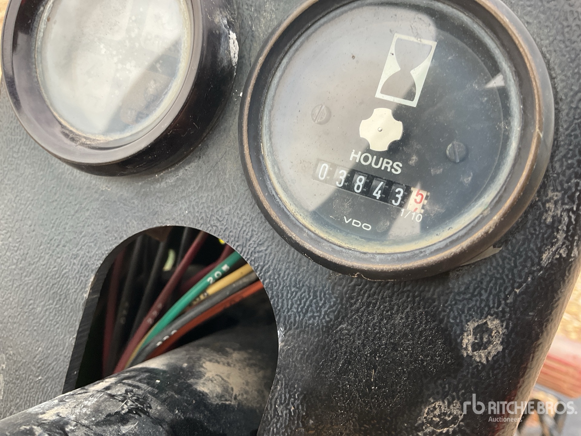 General Appearance with Hour Meter / Odometer