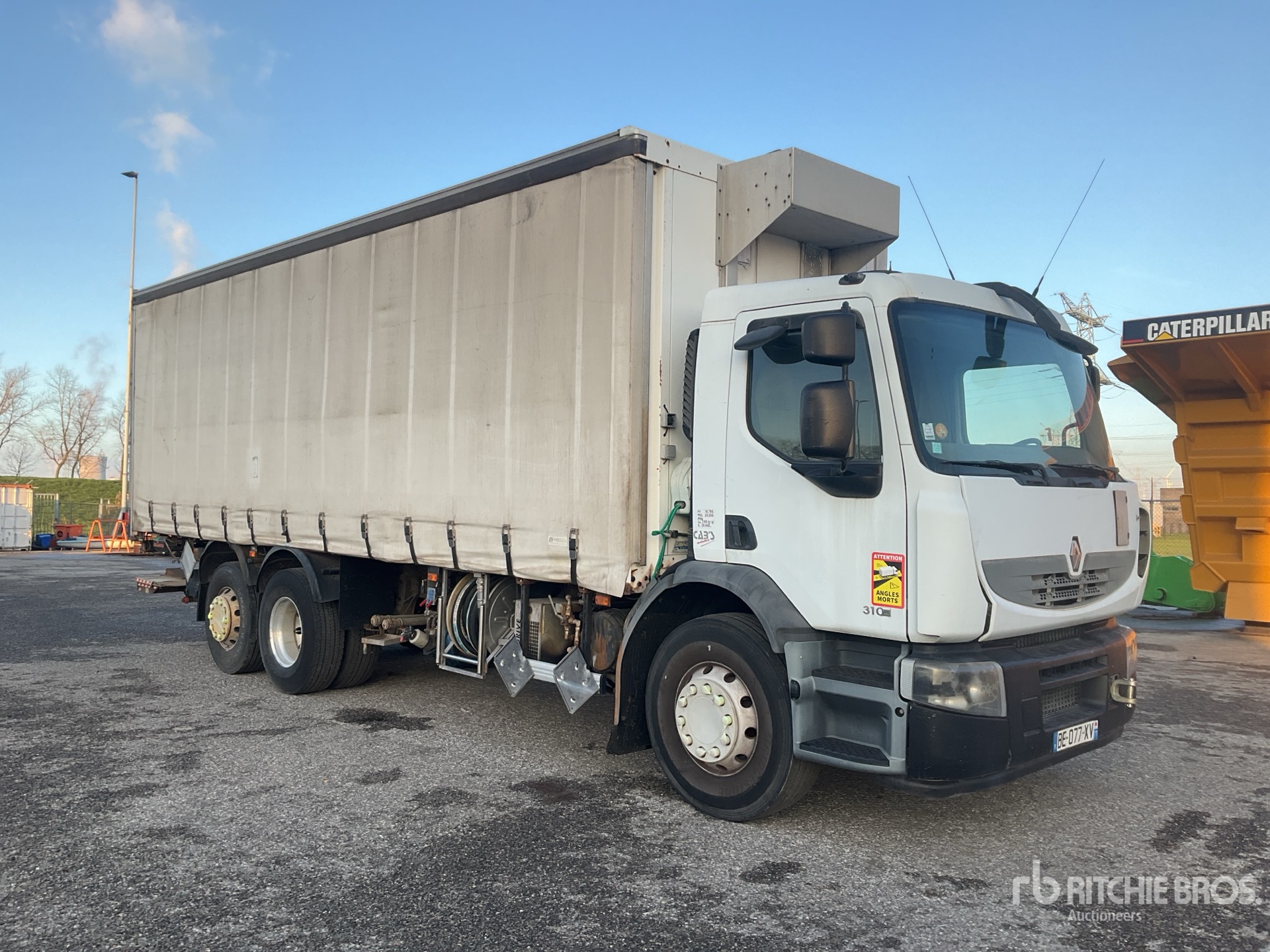 General Appearance with Bild, Ecke vorne rechts