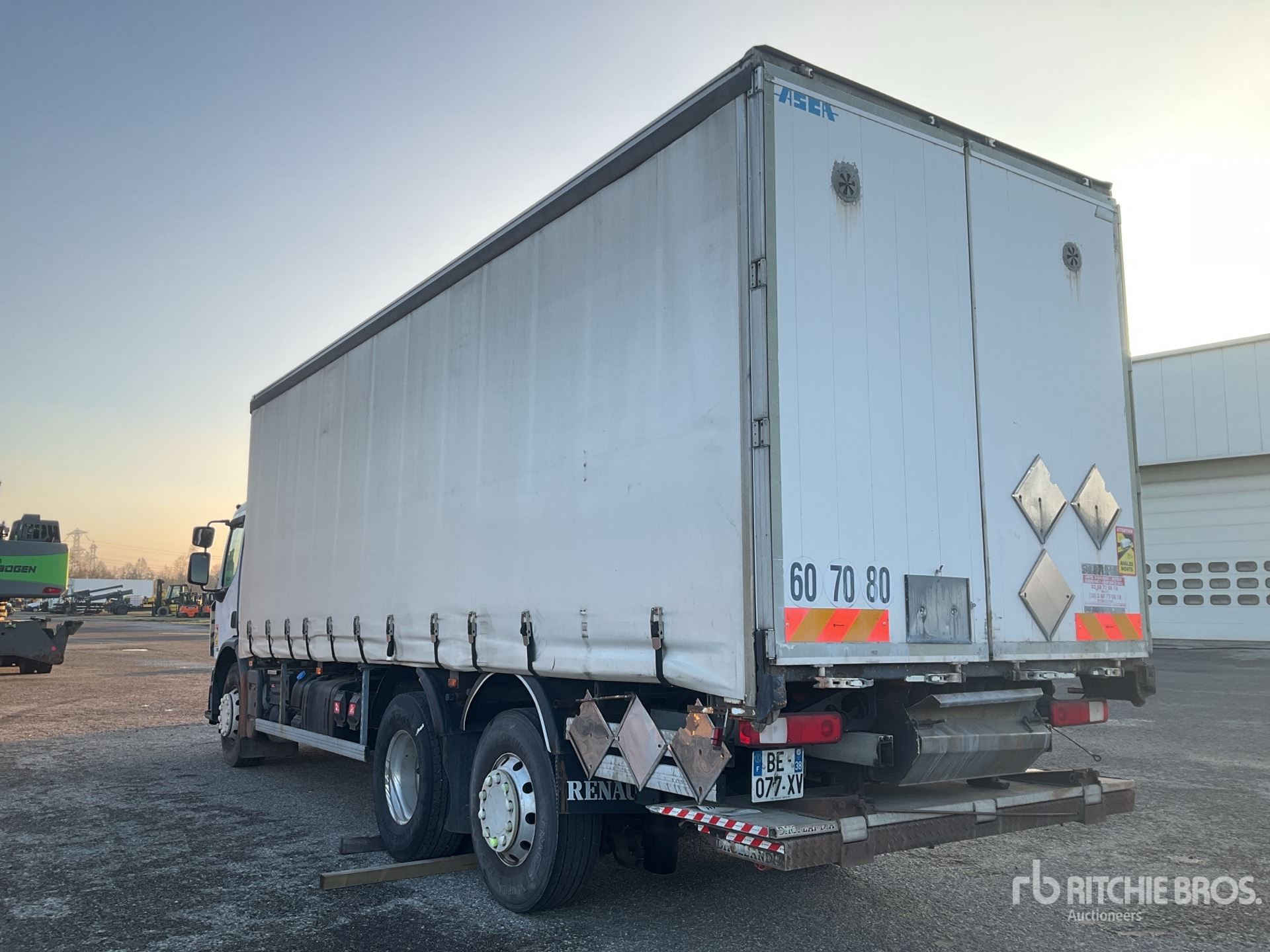 General Appearance with Bild, Ecke hinten links