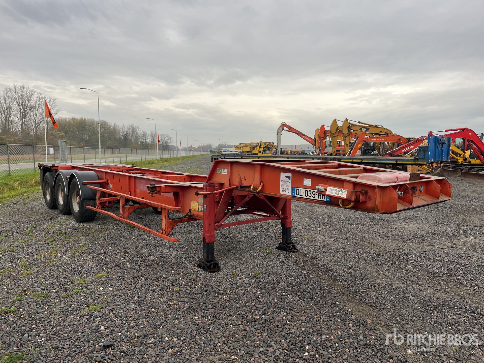 General Appearance with Bild, Ecke vorne rechts