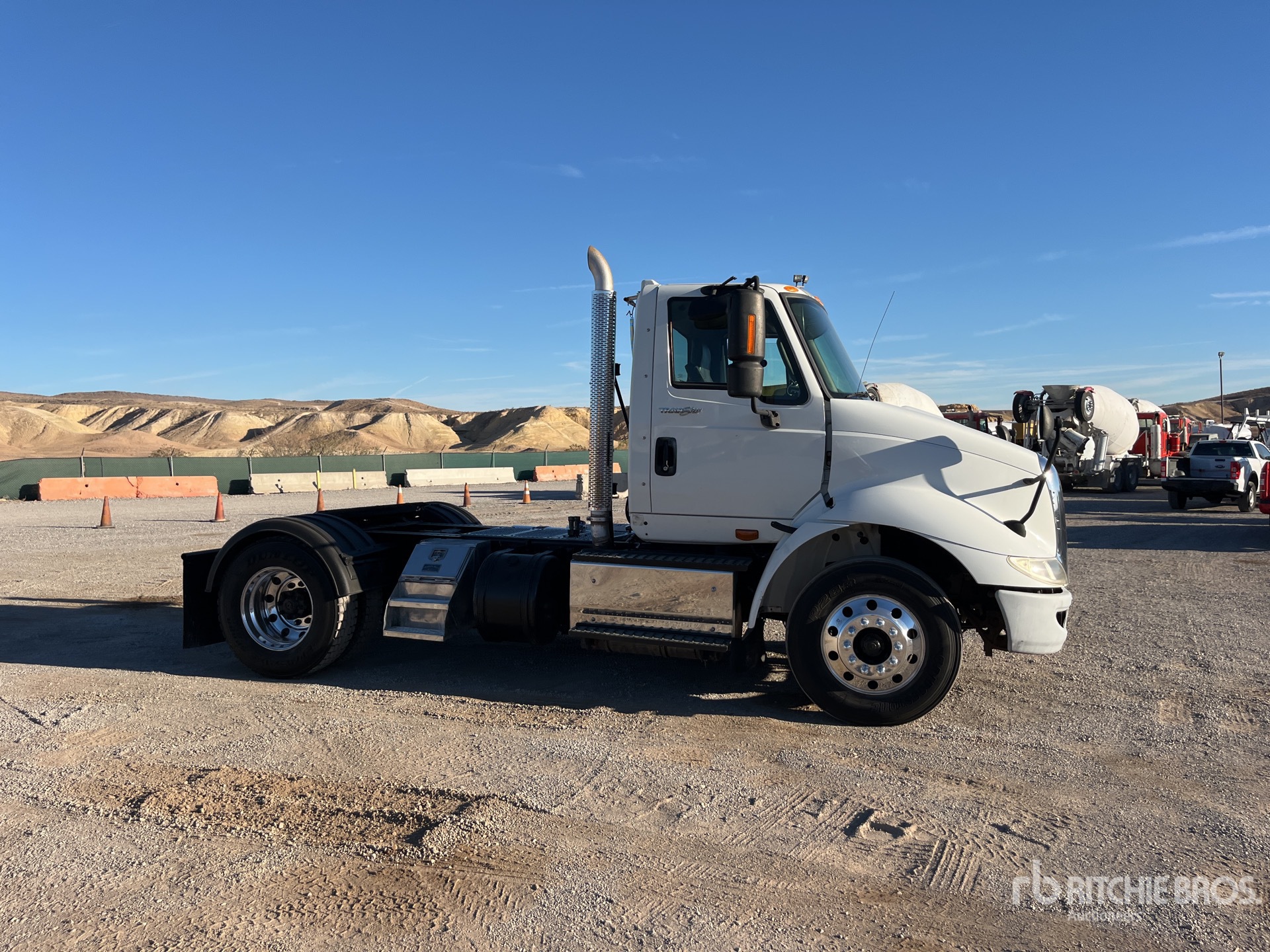 General Appearance with Bild, Ecke vorne rechts