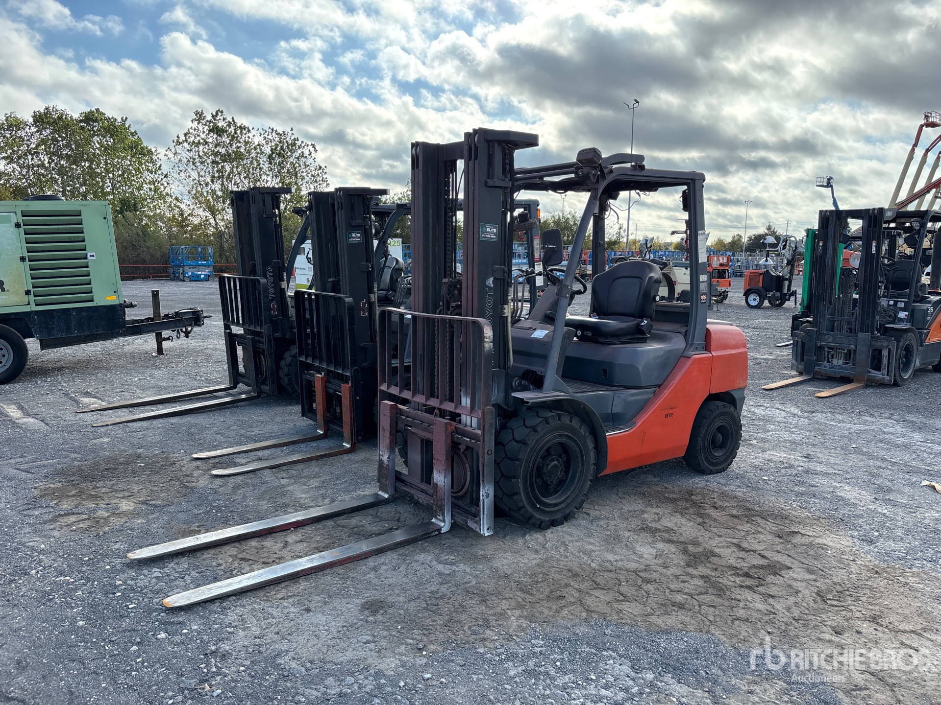 General Appearance with Picture, Left Front Corner