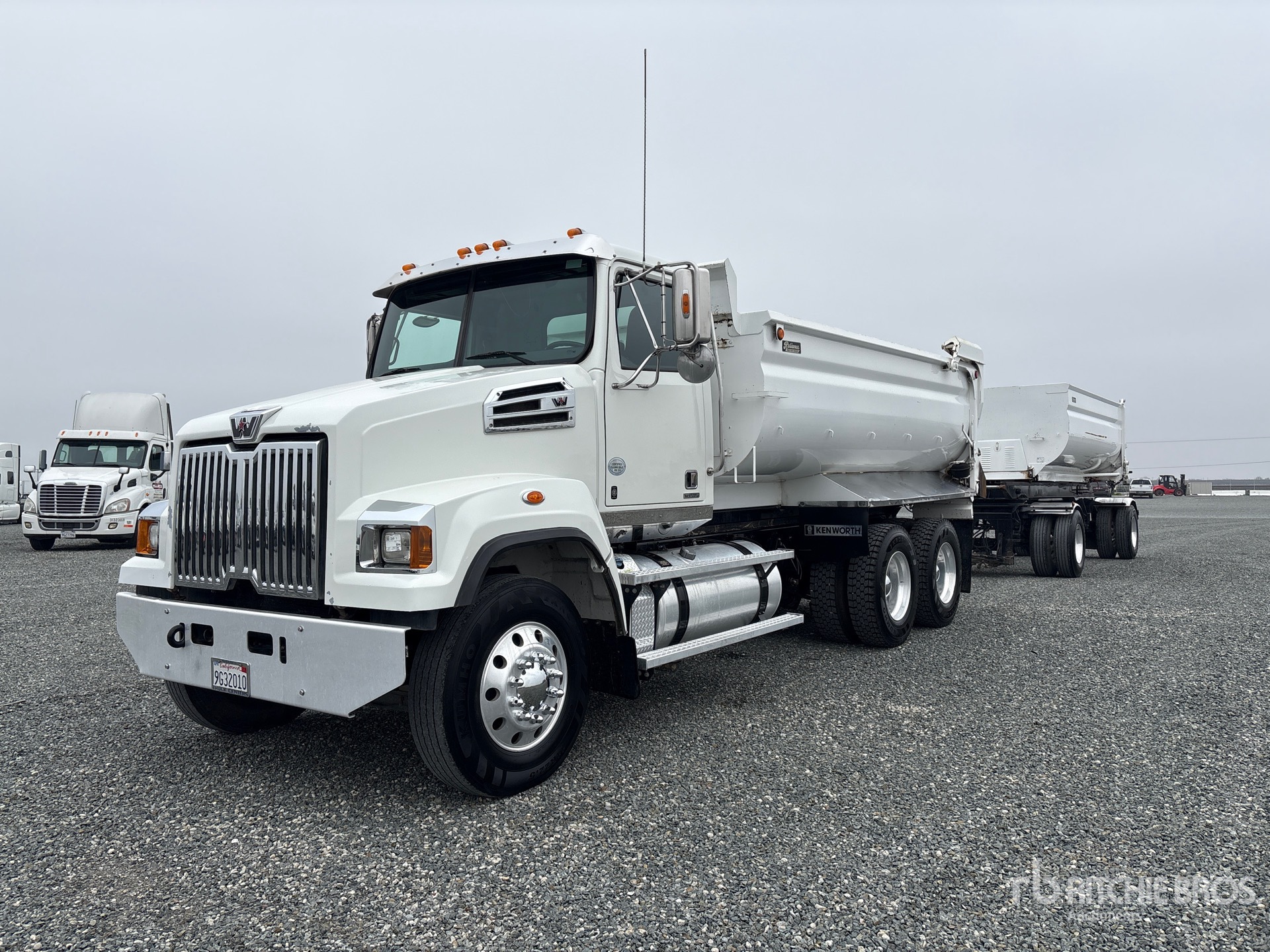 General Appearance with Featured Photo