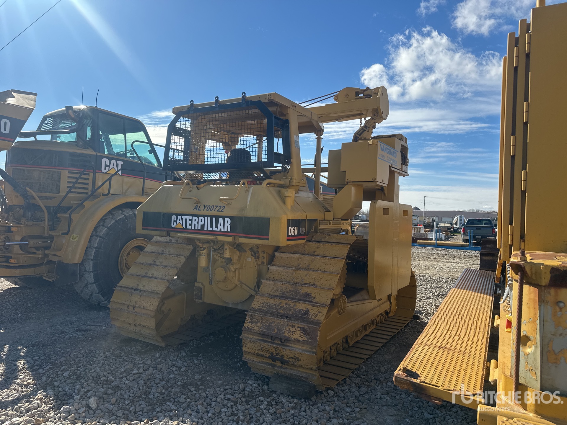 General Appearance with Foto, angolo anteriore sinistro